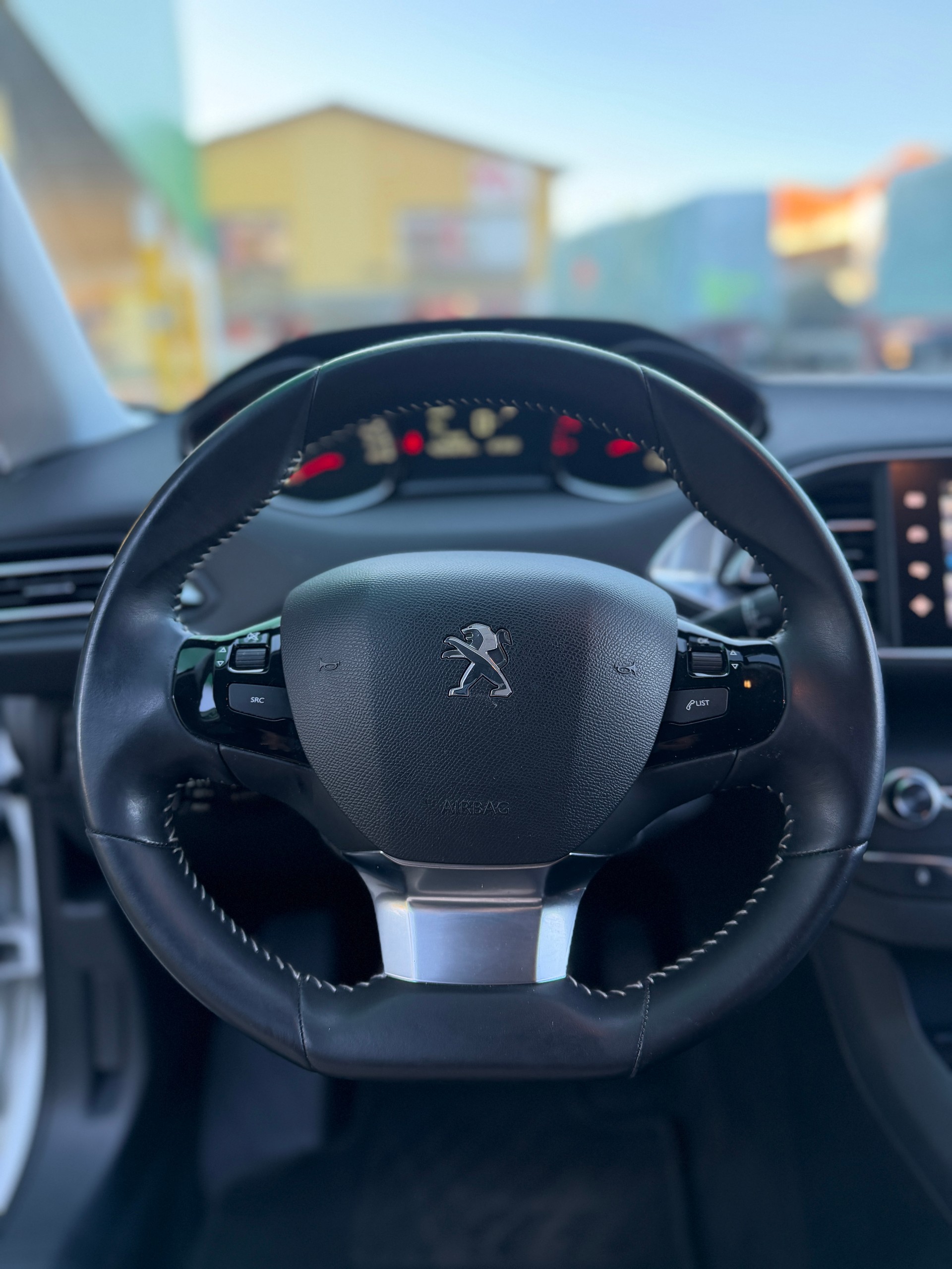 PEUGEOT 308 1.2 THP Allure Automatic-image-11