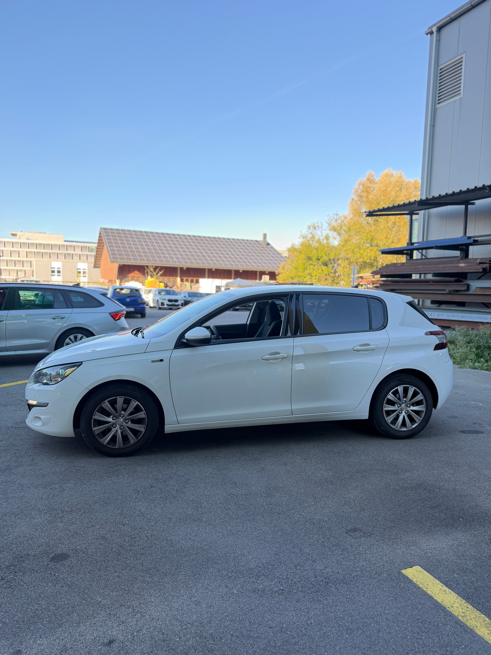 PEUGEOT 308 1.2 THP Allure Automatic-image-3