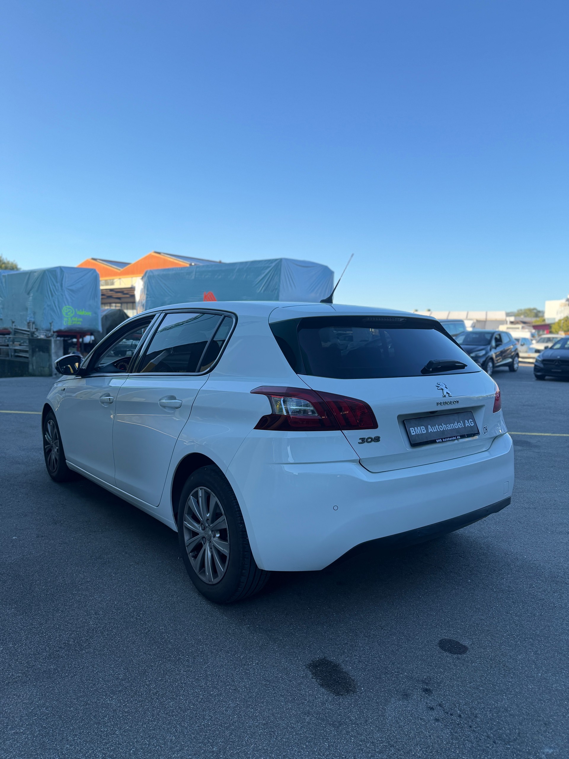 PEUGEOT 308 1.2 THP Allure Automatic-image-4