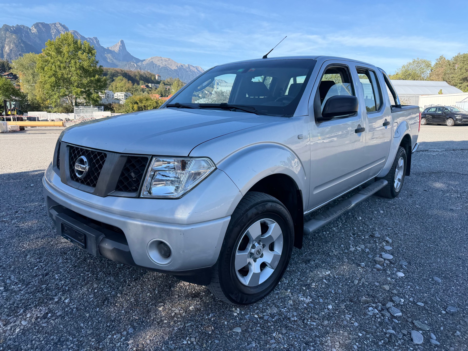 NISSAN Navara Double Cab SE 2.5 dCi 4WD-image-1