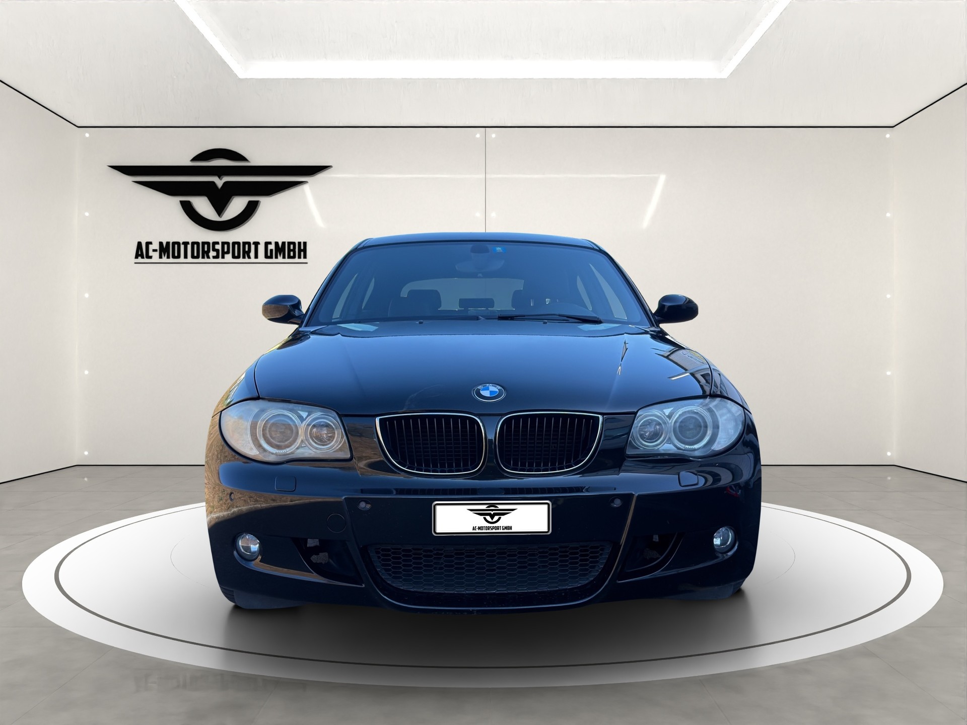 BMW 120i-image-1