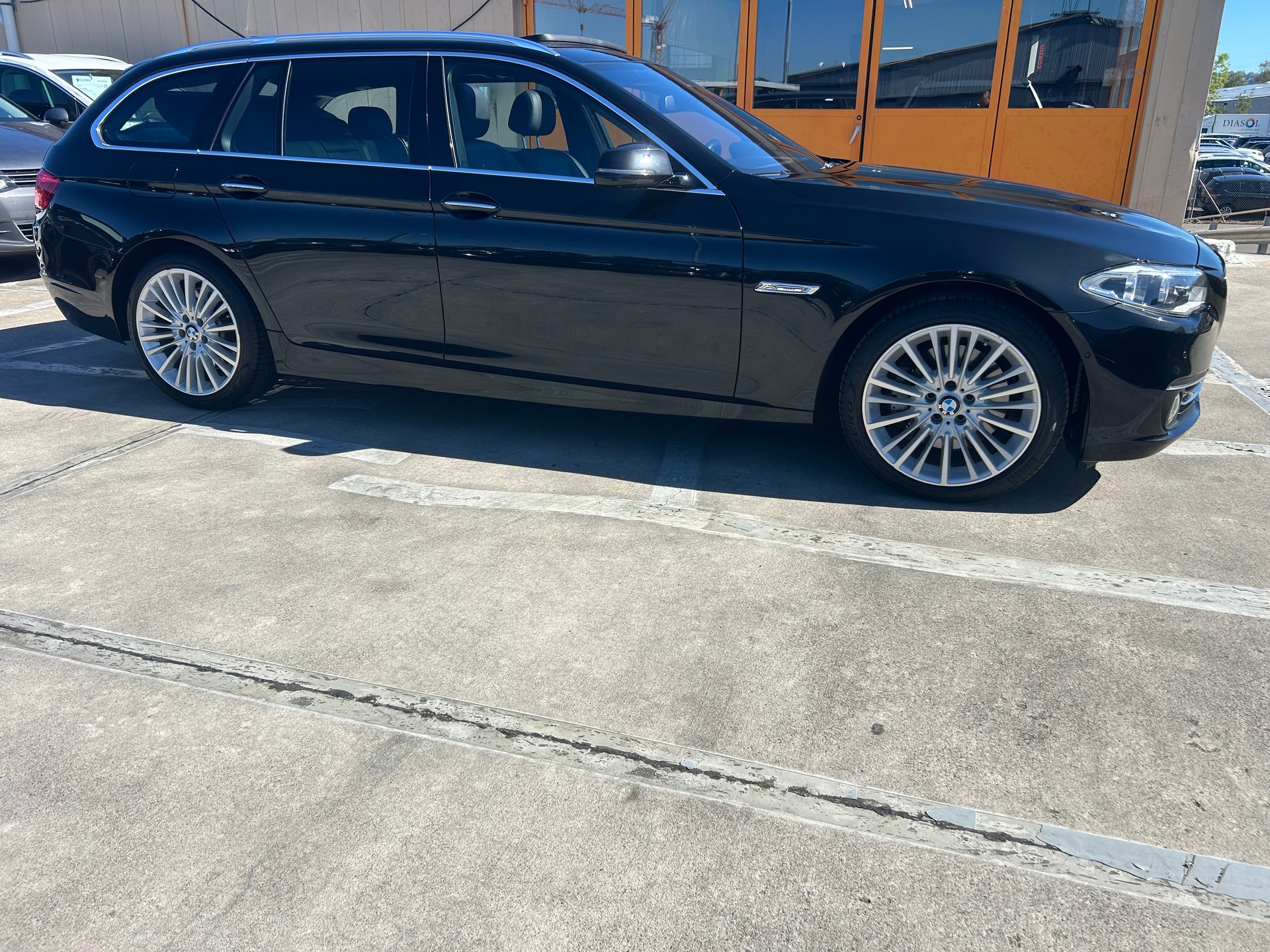 BMW 535i Touring xDrive Luxury Line Steptronic-image-5