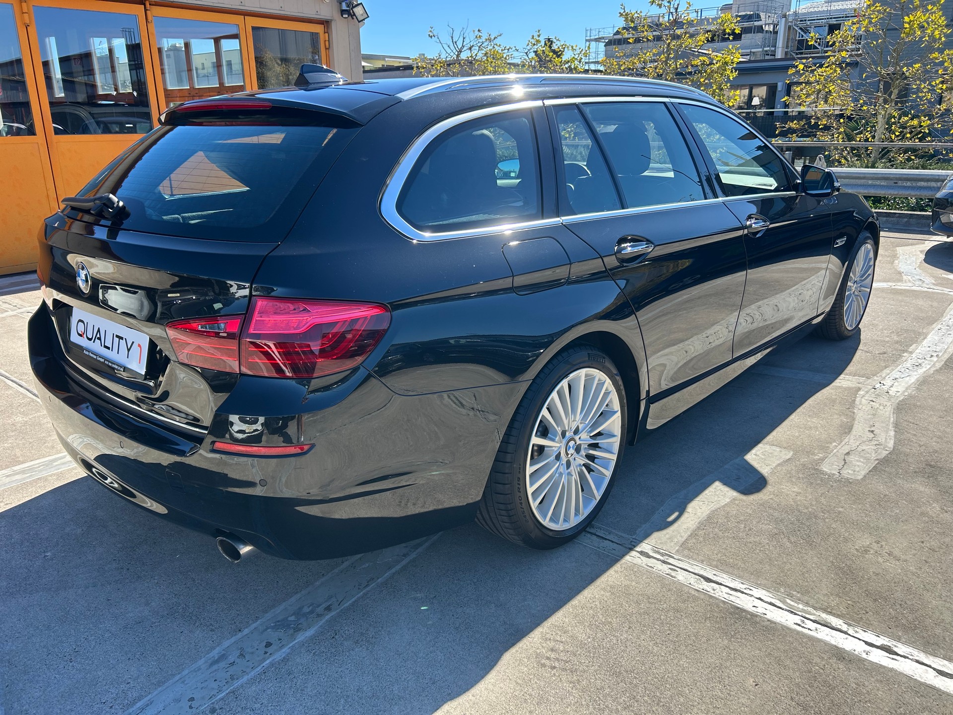 BMW 535i Touring xDrive Luxury Line Steptronic-image-4