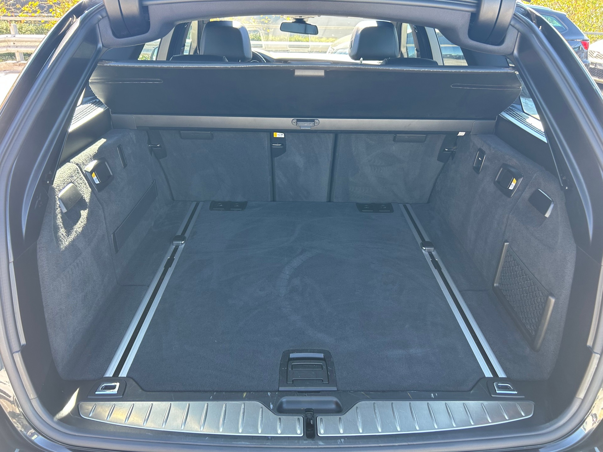 BMW 535i Touring xDrive Luxury Line Steptronic-image-16