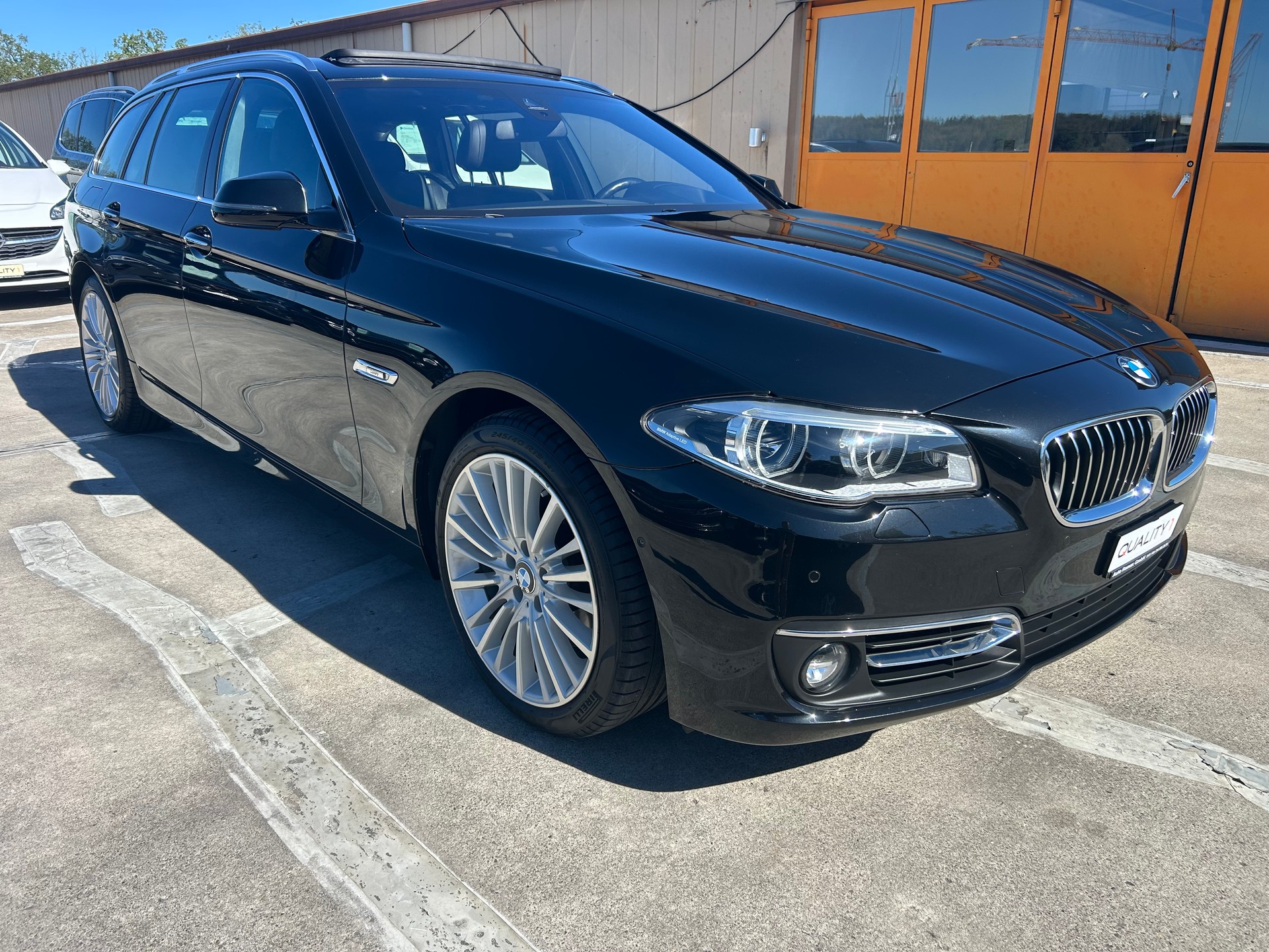 BMW 535i Touring xDrive Luxury Line Steptronic-image-6