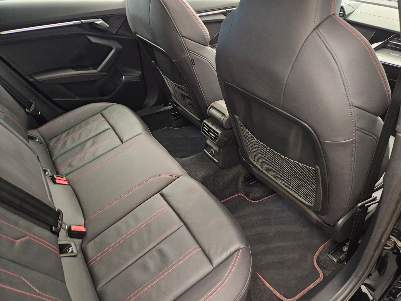 AUDI A3 Sportback 40 TFSI S line quattro S-tronic-image-13