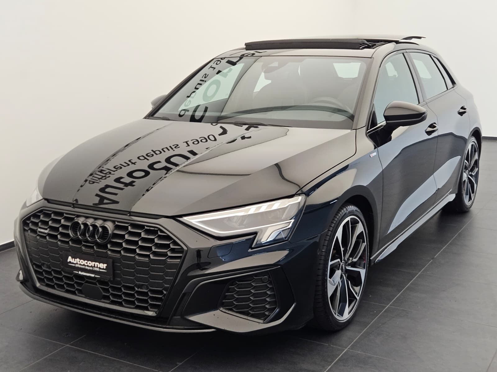 AUDI A3 Sportback 40 TFSI S line quattro S-tronic-image-2