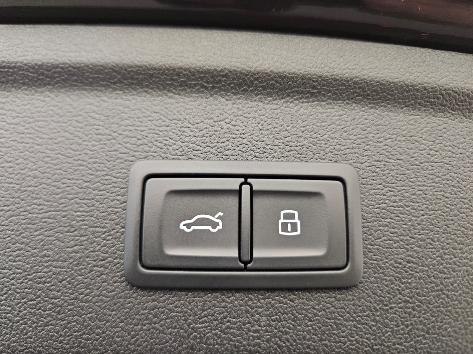 AUDI A3 Sportback 40 TFSI S line quattro S-tronic-image-15
