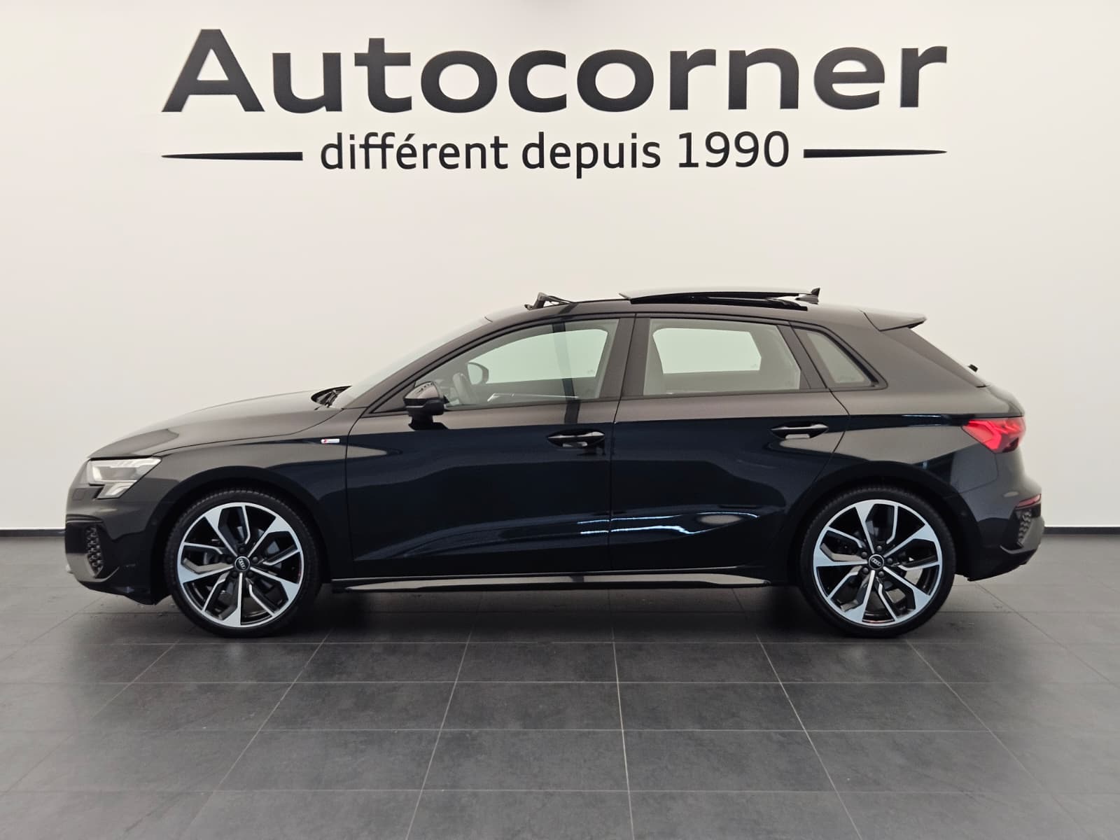 AUDI A3 Sportback 40 TFSI S line quattro S-tronic-image-1