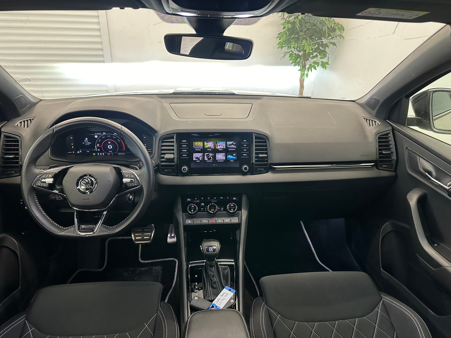 SKODA Karoq 2.0 TSI SportLine 4x4 DSG-image-12