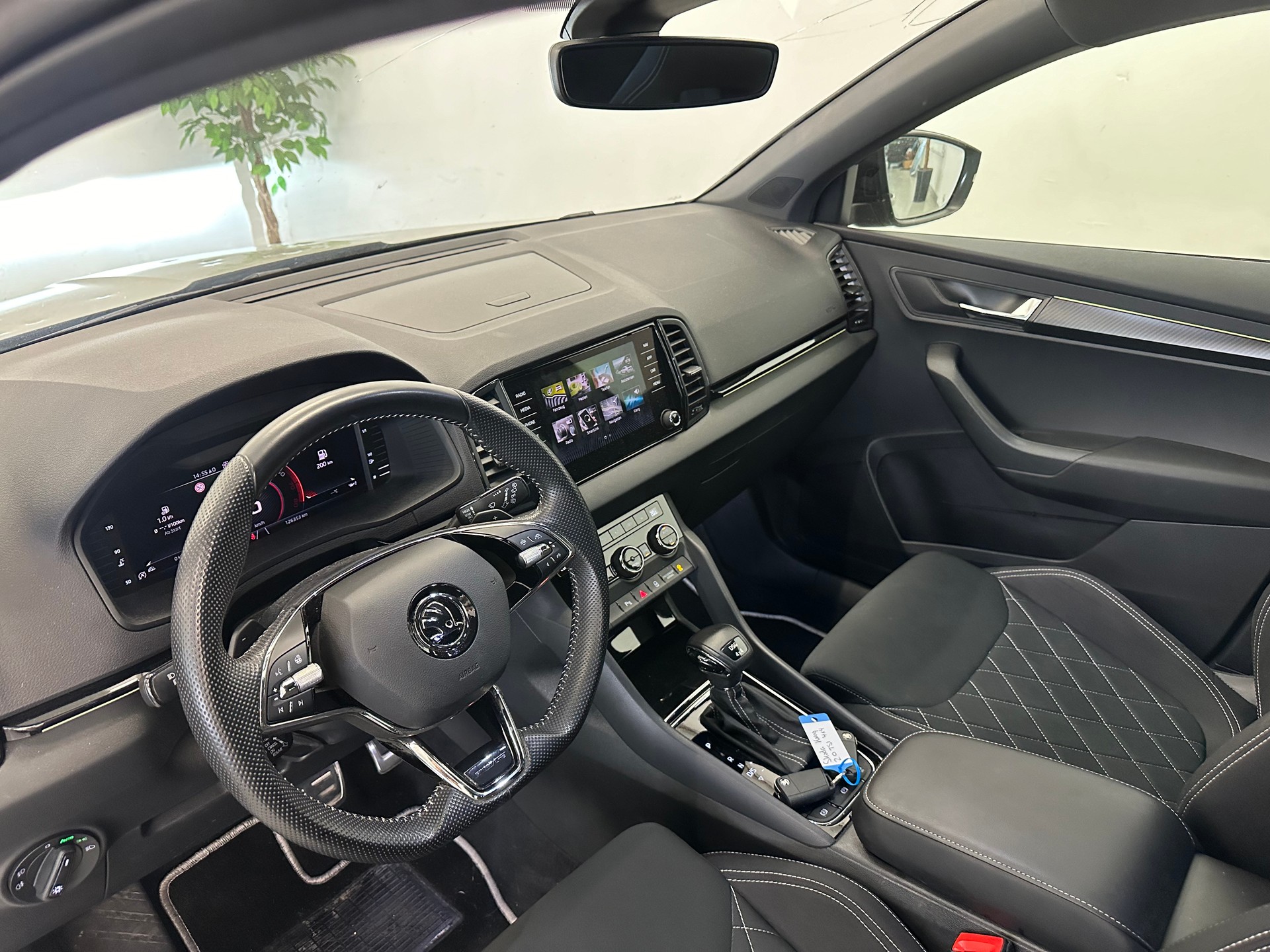 SKODA Karoq 2.0 TSI SportLine 4x4 DSG-image-11