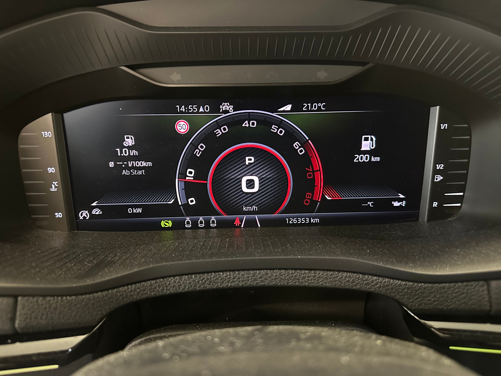 SKODA Karoq 2.0 TSI SportLine 4x4 DSG-image-13