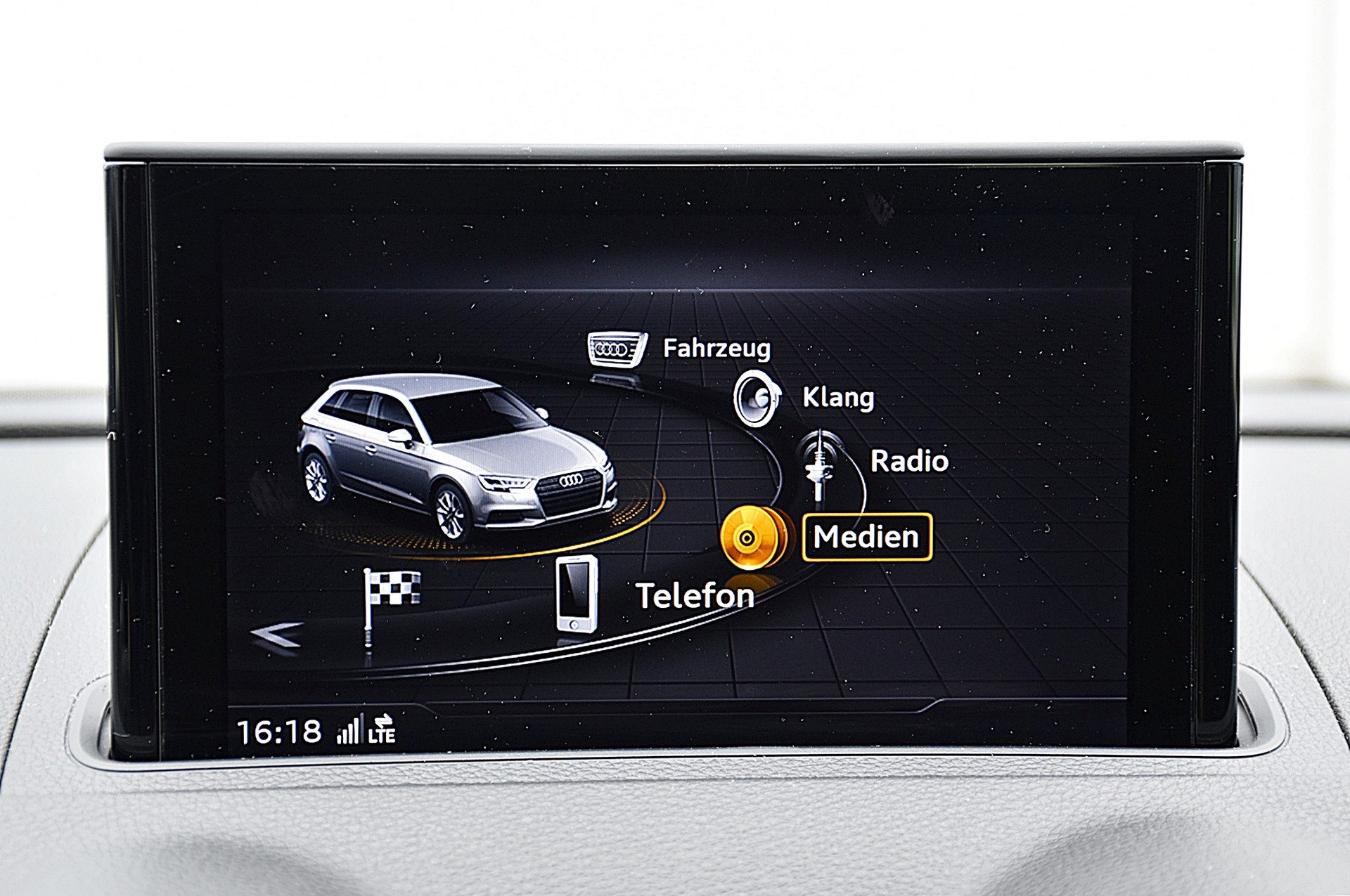 AUDI A3 Sportback 40 TFSI Sport quattro S-Line S-tronic-image-13