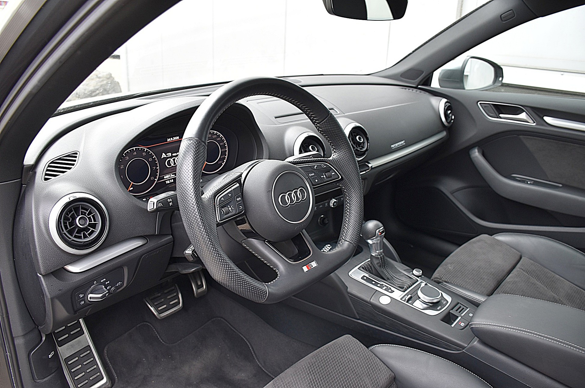 AUDI A3 Sportback 40 TFSI Sport quattro S-Line S-tronic-image-5