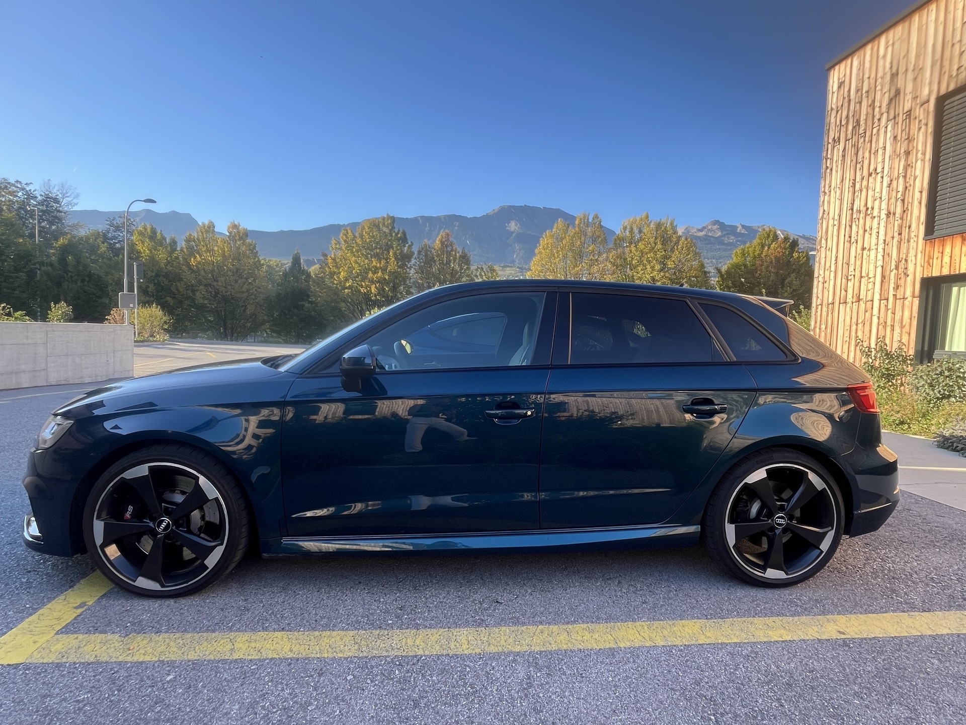 AUDI RS3 Sportback 2.5 TSI quattro S-tronic-image-1
