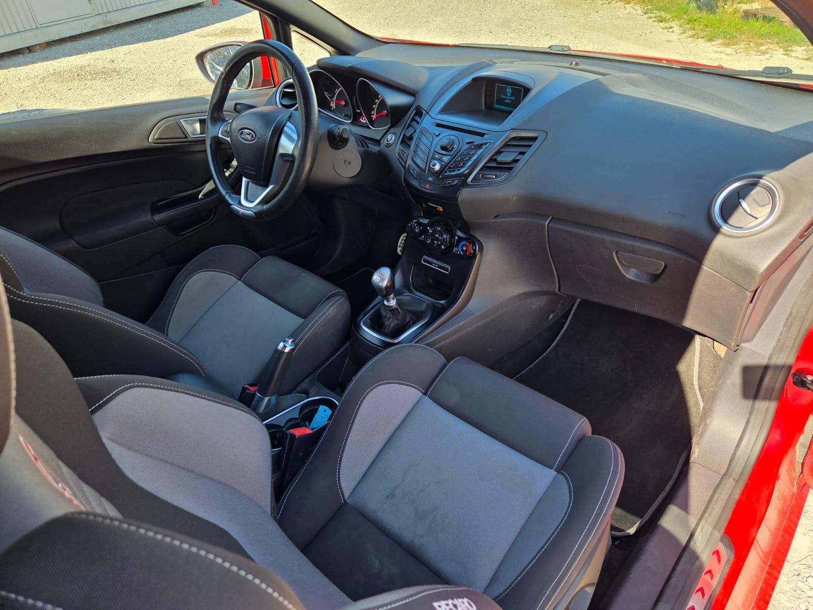 FORD Fiesta 1.6 SCTi ST-2-image-11