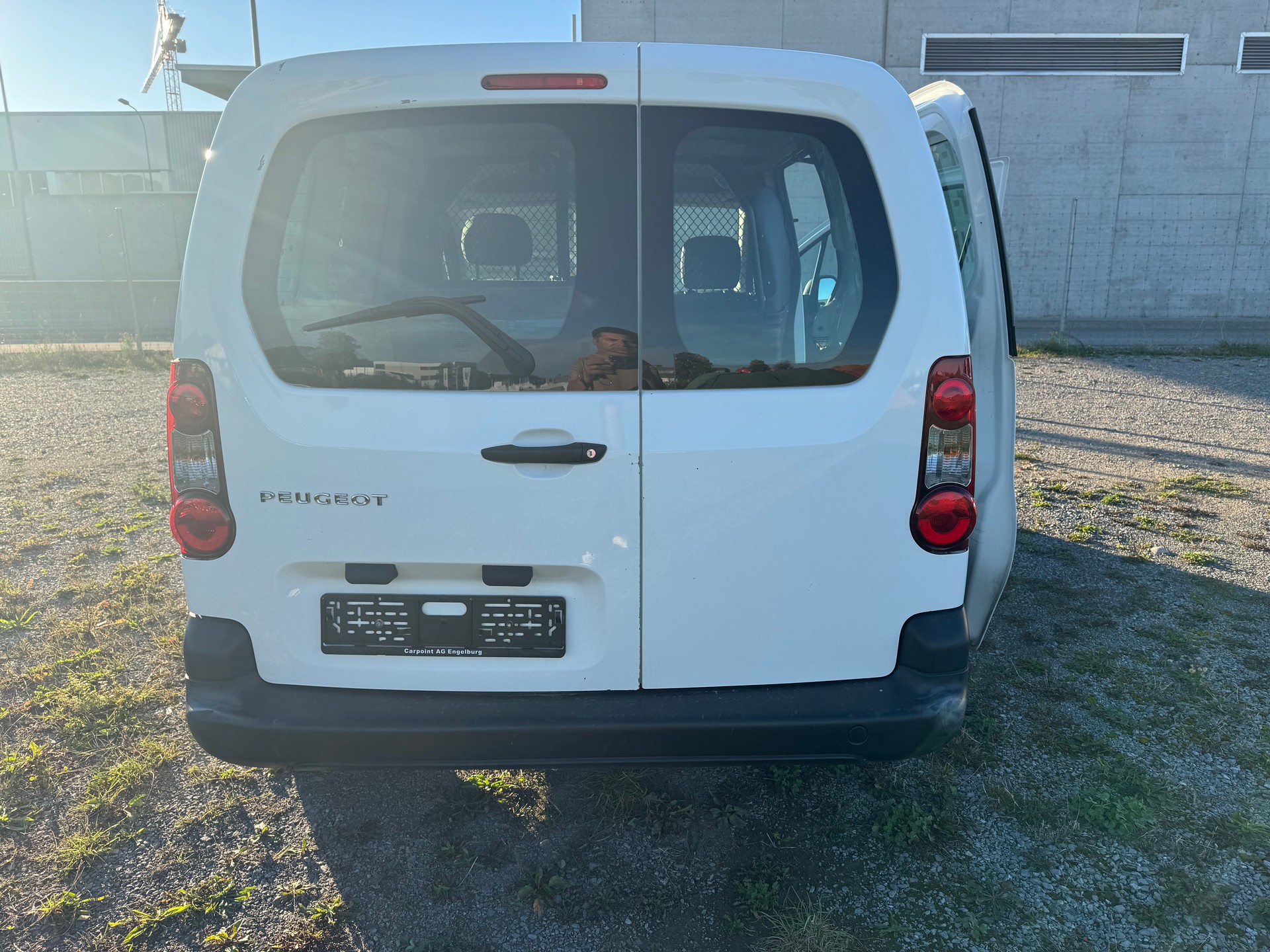 PEUGEOT Partner 1.6 e-HDI Urban Pack-image-10