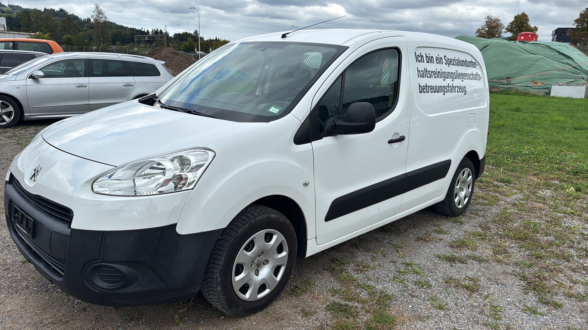 PEUGEOT Partner 1.6 e-HDI Urban Pack-image-3