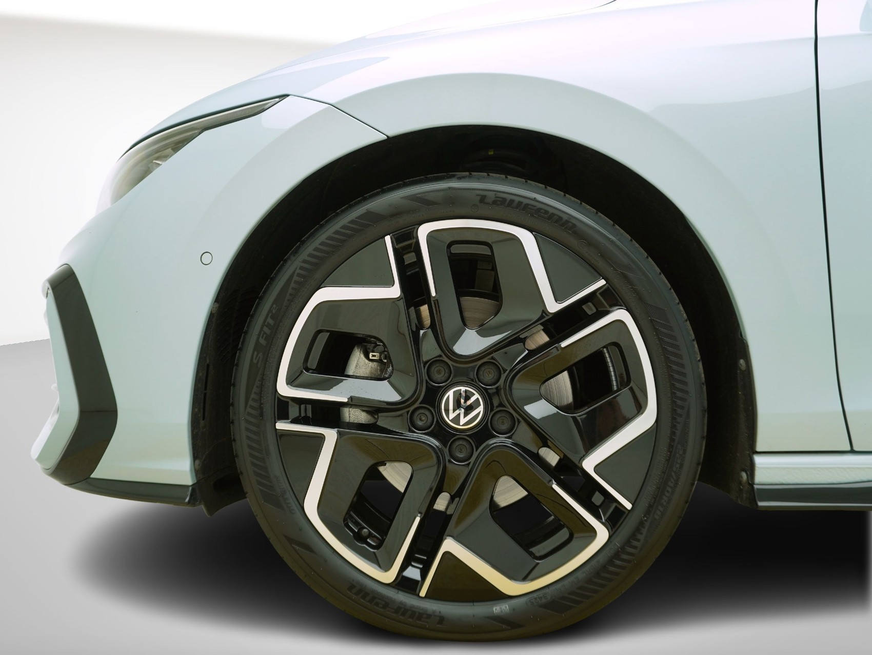 VW Golf 8.5 2.0 TSI DSG R-Line Black Style 4Motion **VW Werksgarantie bis 12/2030**-image-6