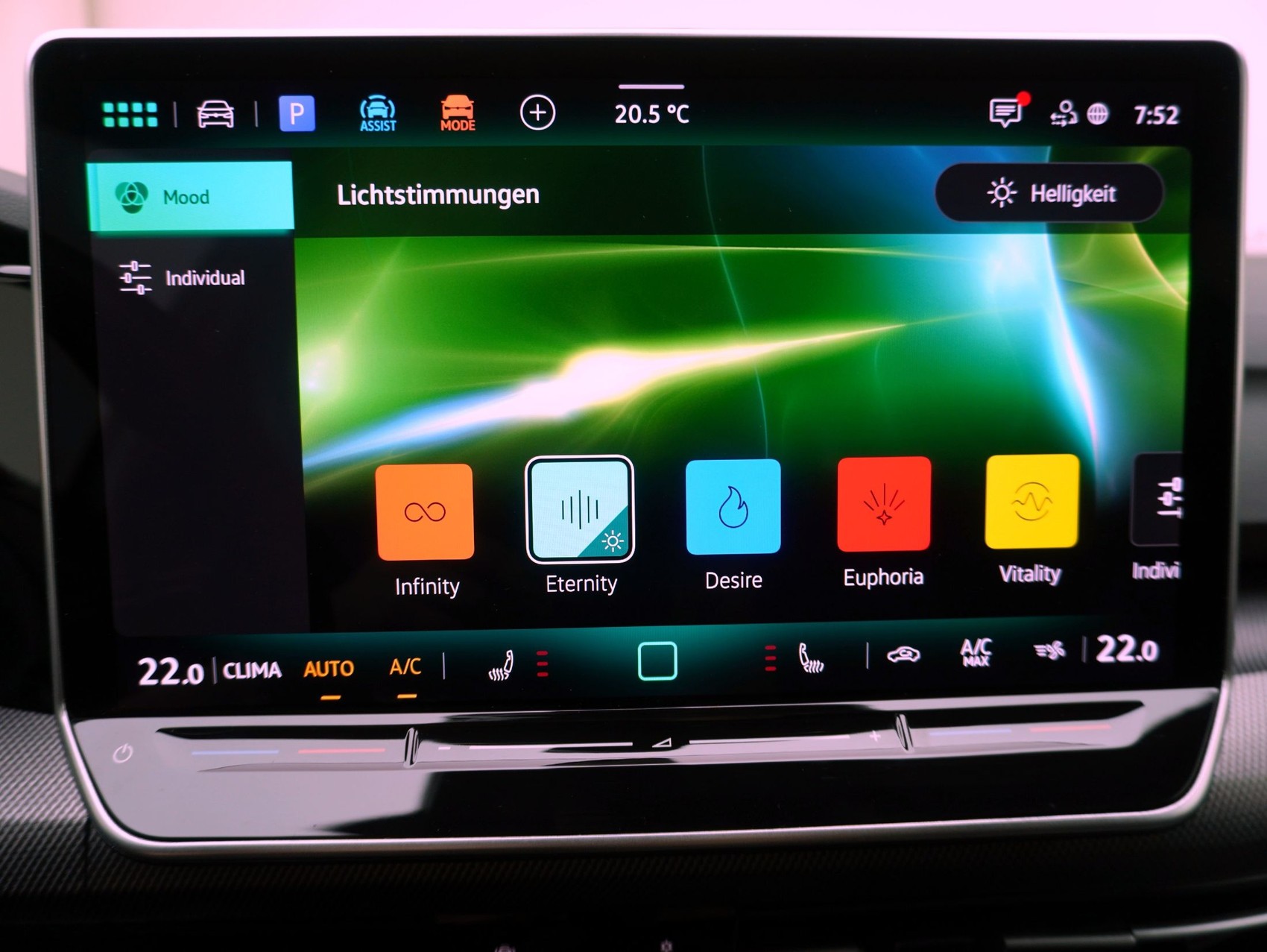VW Golf 8.5 2.0 TSI DSG R-Line Black Style 4Motion **VW Werksgarantie bis 12/2030**-image-23
