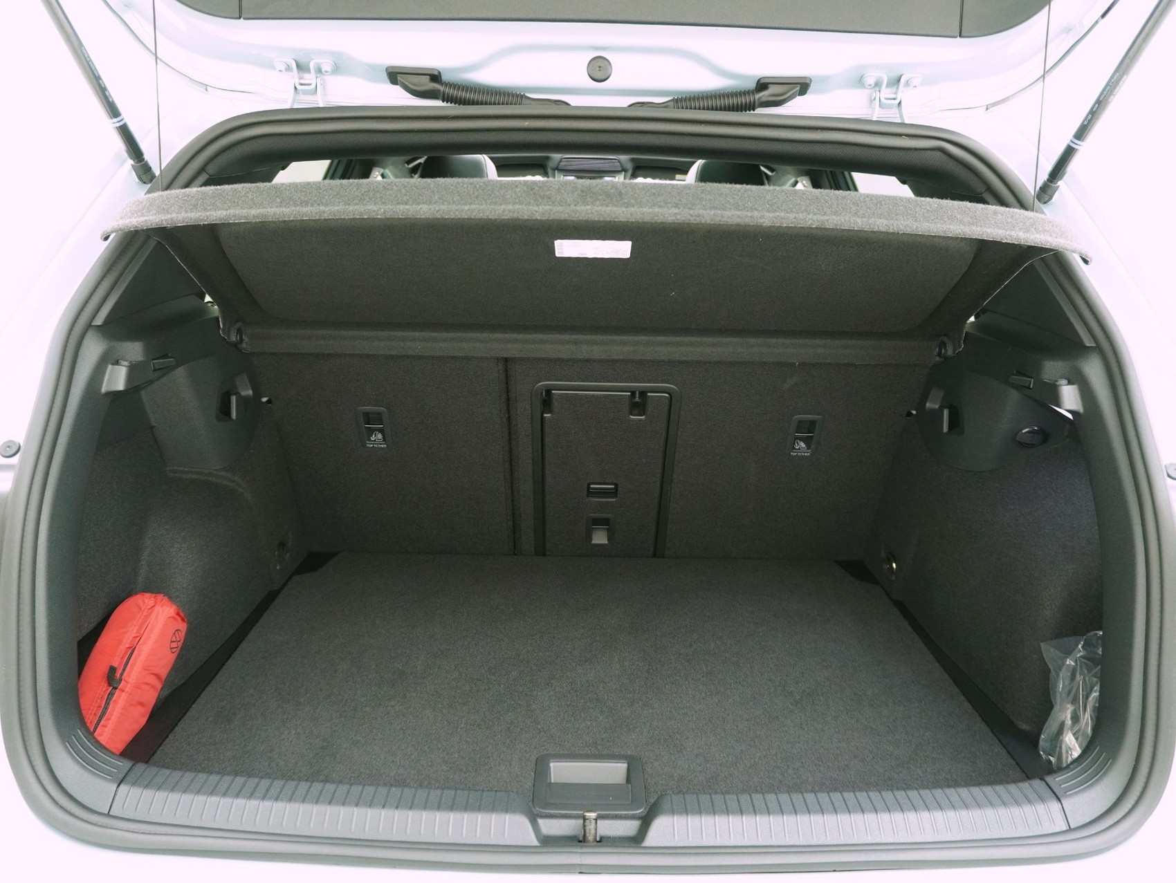 VW Golf 8.5 2.0 TSI DSG R-Line Black Style 4Motion **VW Werksgarantie bis 12/2030**-image-14