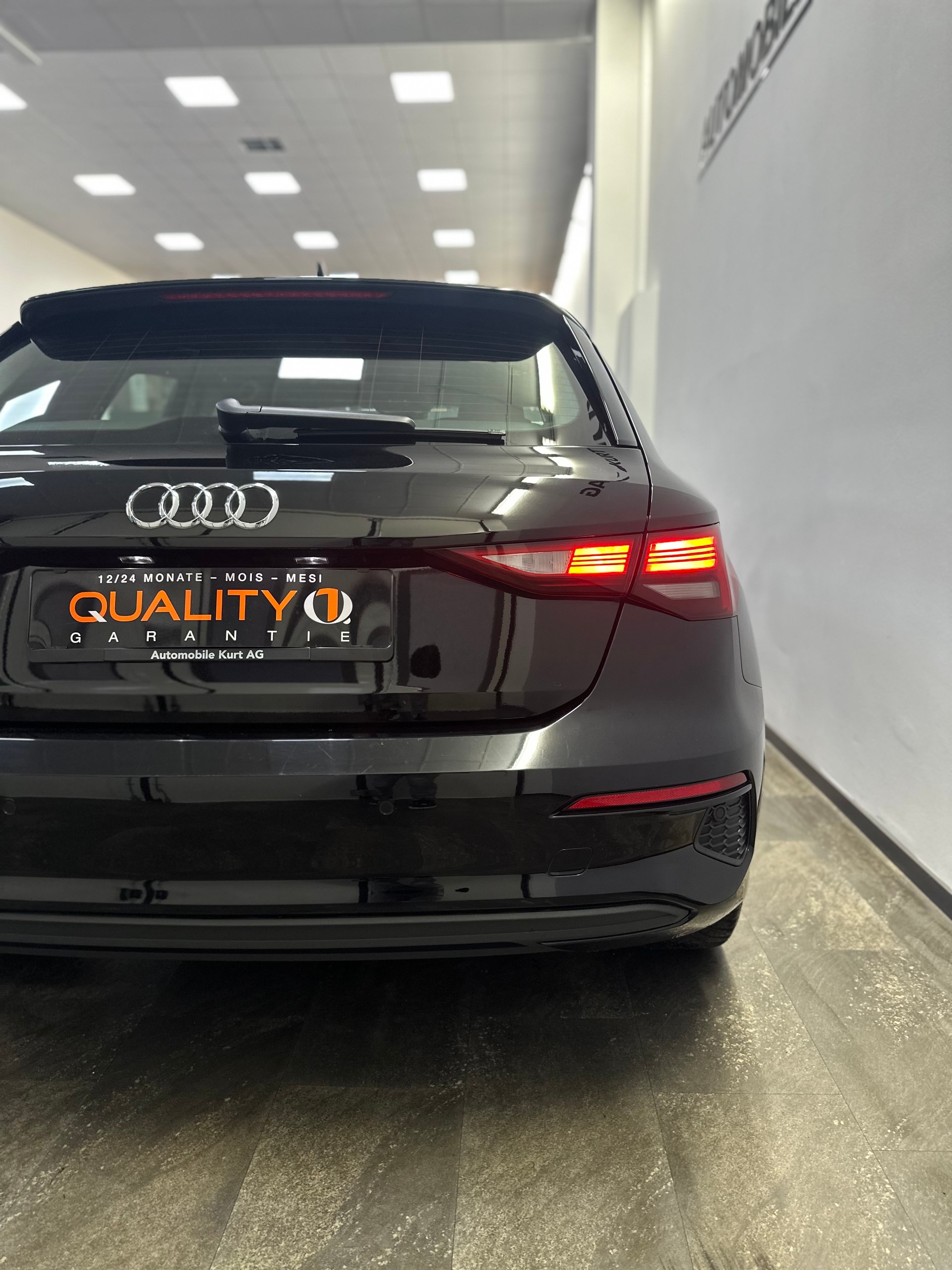 AUDI A3 Sportback 35 TFSI S line Attraction S-tronic-image-5