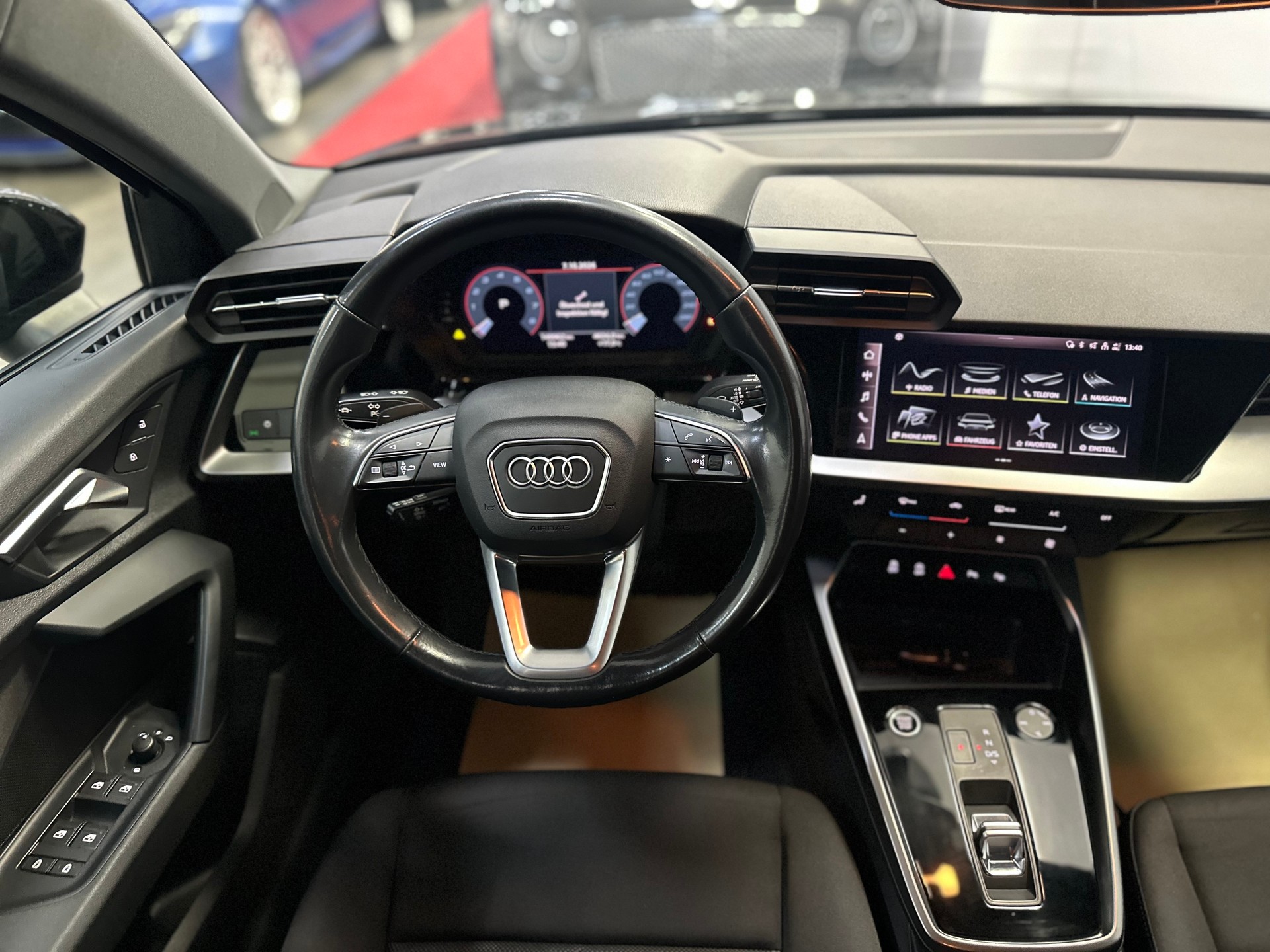 AUDI A3 Sportback 35 TFSI S line Attraction S-tronic-image-11