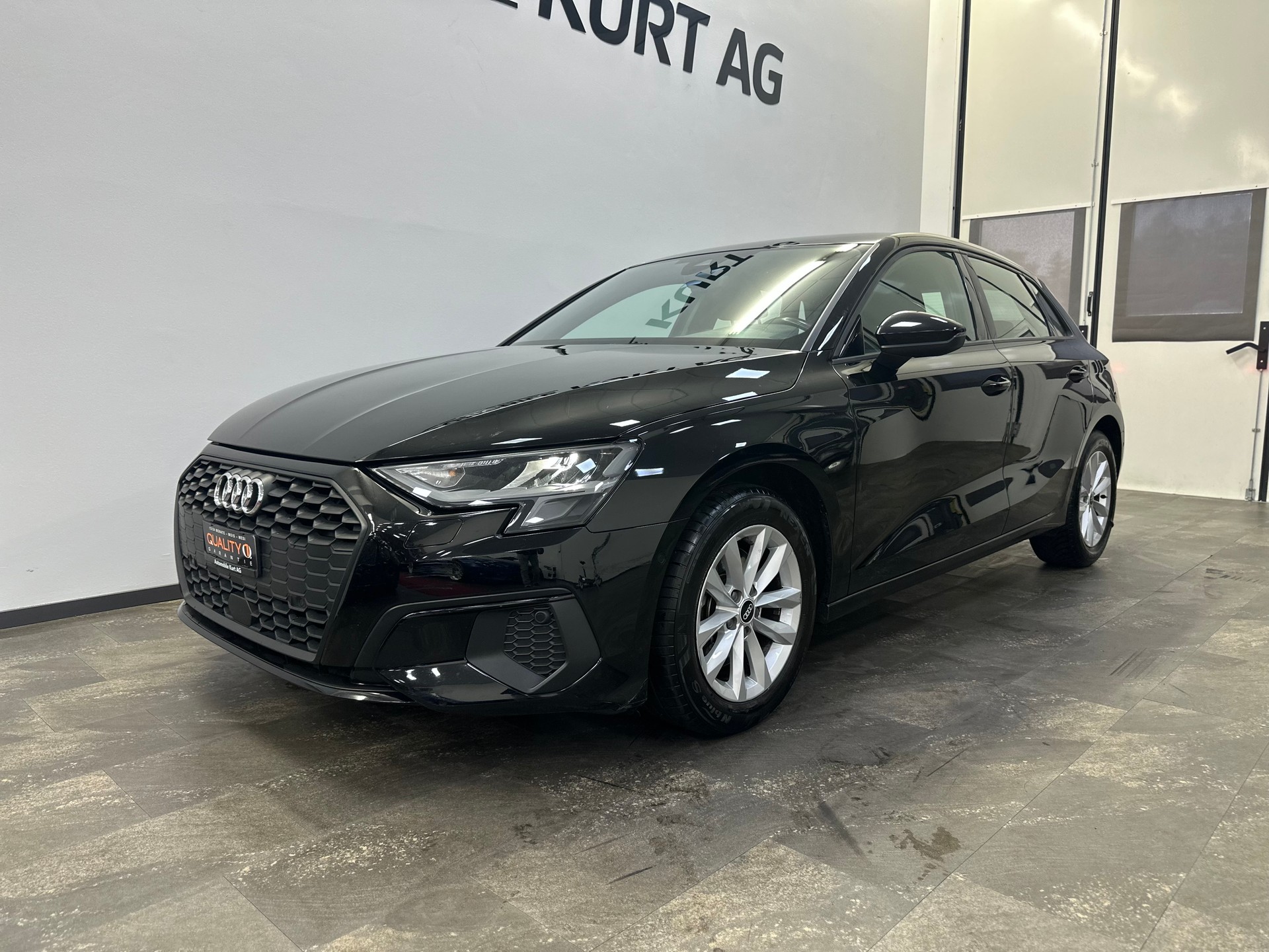 AUDI A3 Sportback 35 TFSI S line Attraction S-tronic-image-6