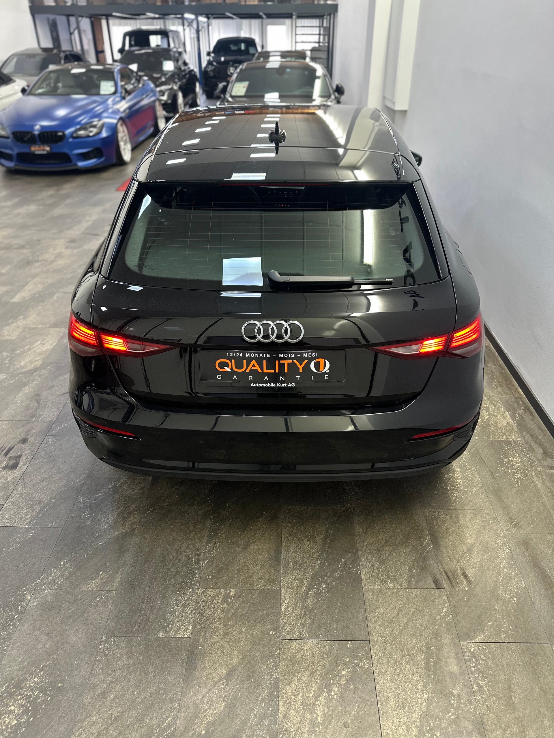 AUDI A3 Sportback 35 TFSI S line Attraction S-tronic-image-4