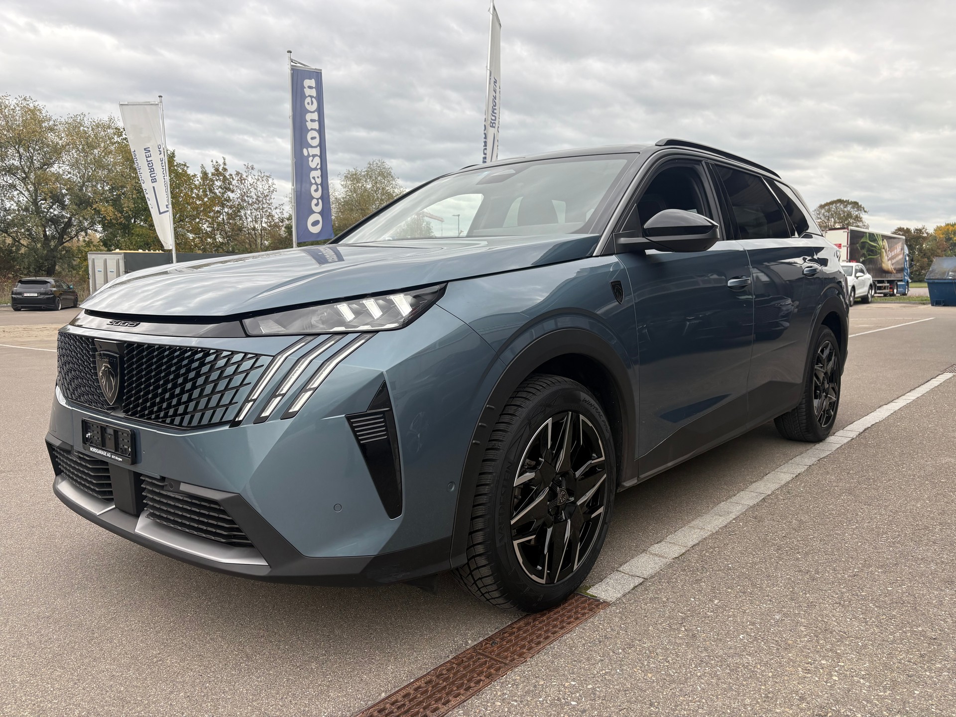 PEUGEOT 5008 1.2 Hybrid GT-image-2