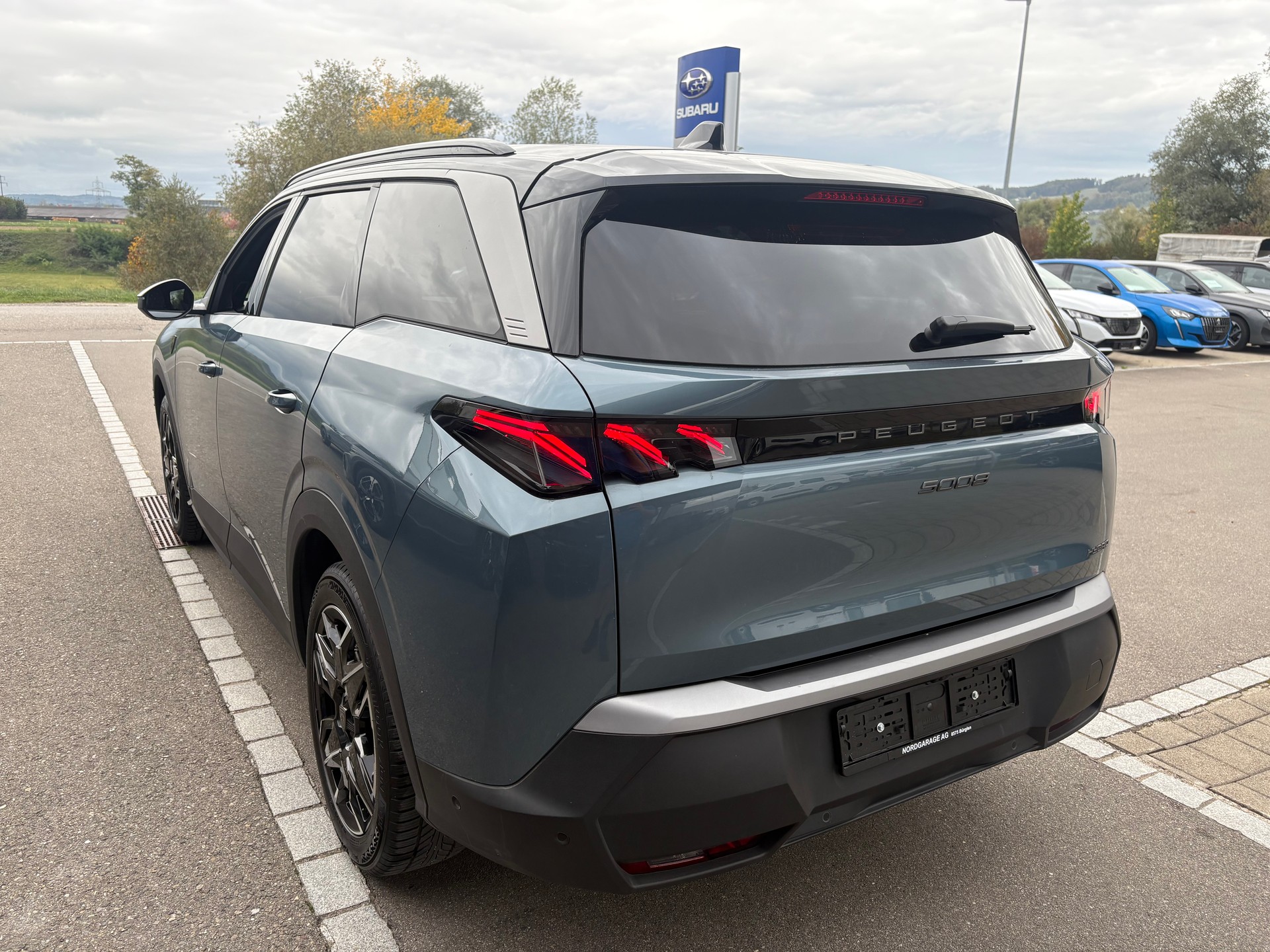 PEUGEOT 5008 1.2 Hybrid GT-image-4