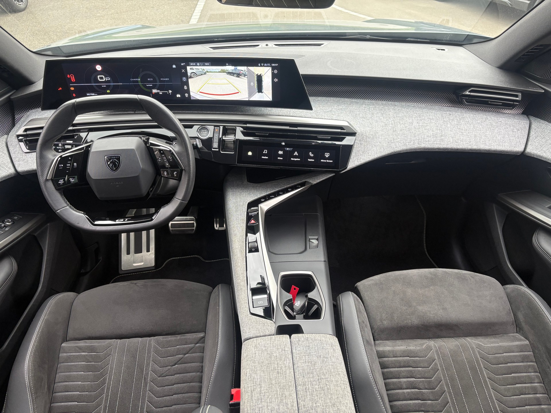 PEUGEOT 5008 1.2 Hybrid GT-image-10