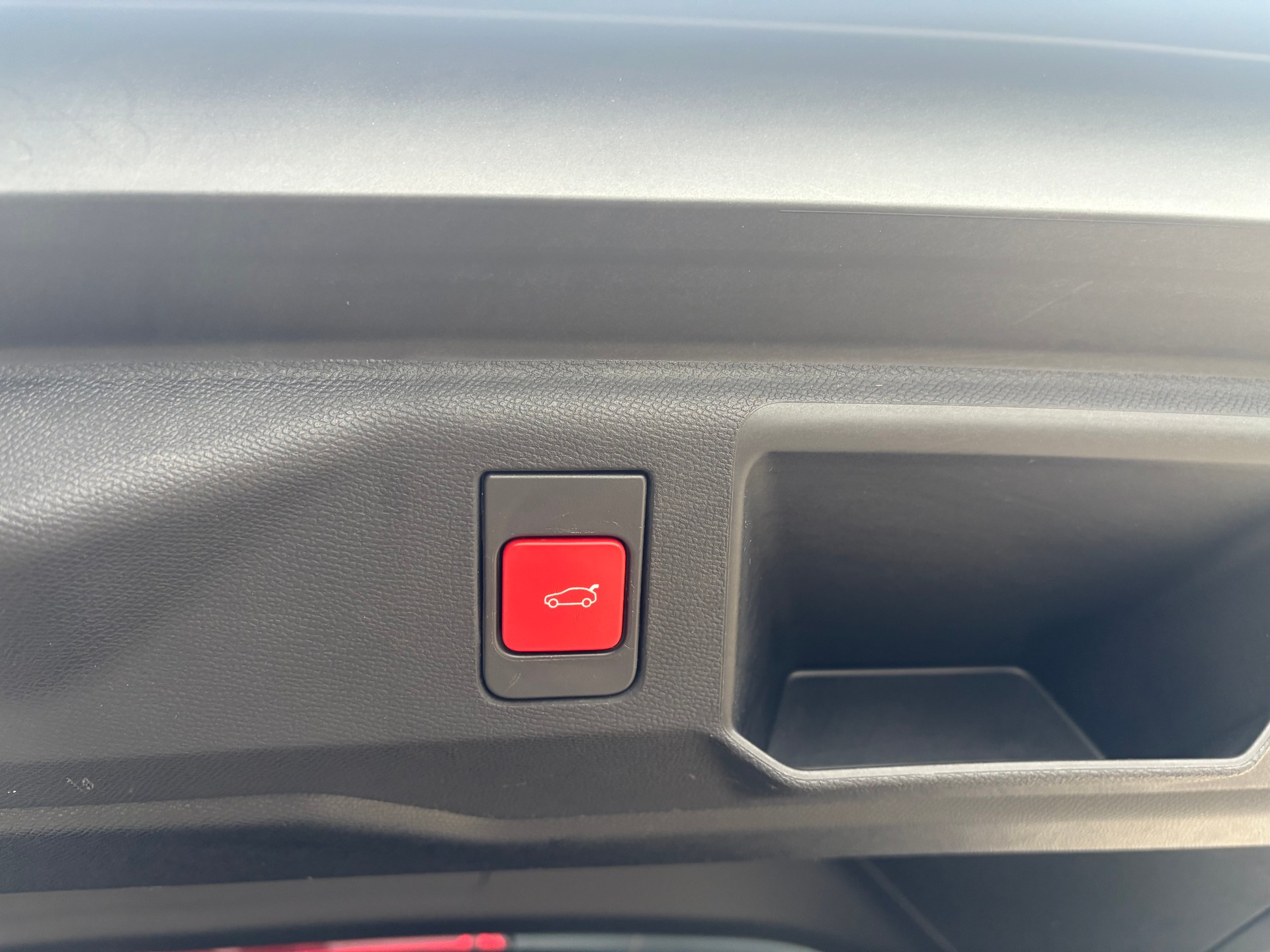 PEUGEOT 5008 1.2 Hybrid GT-image-6