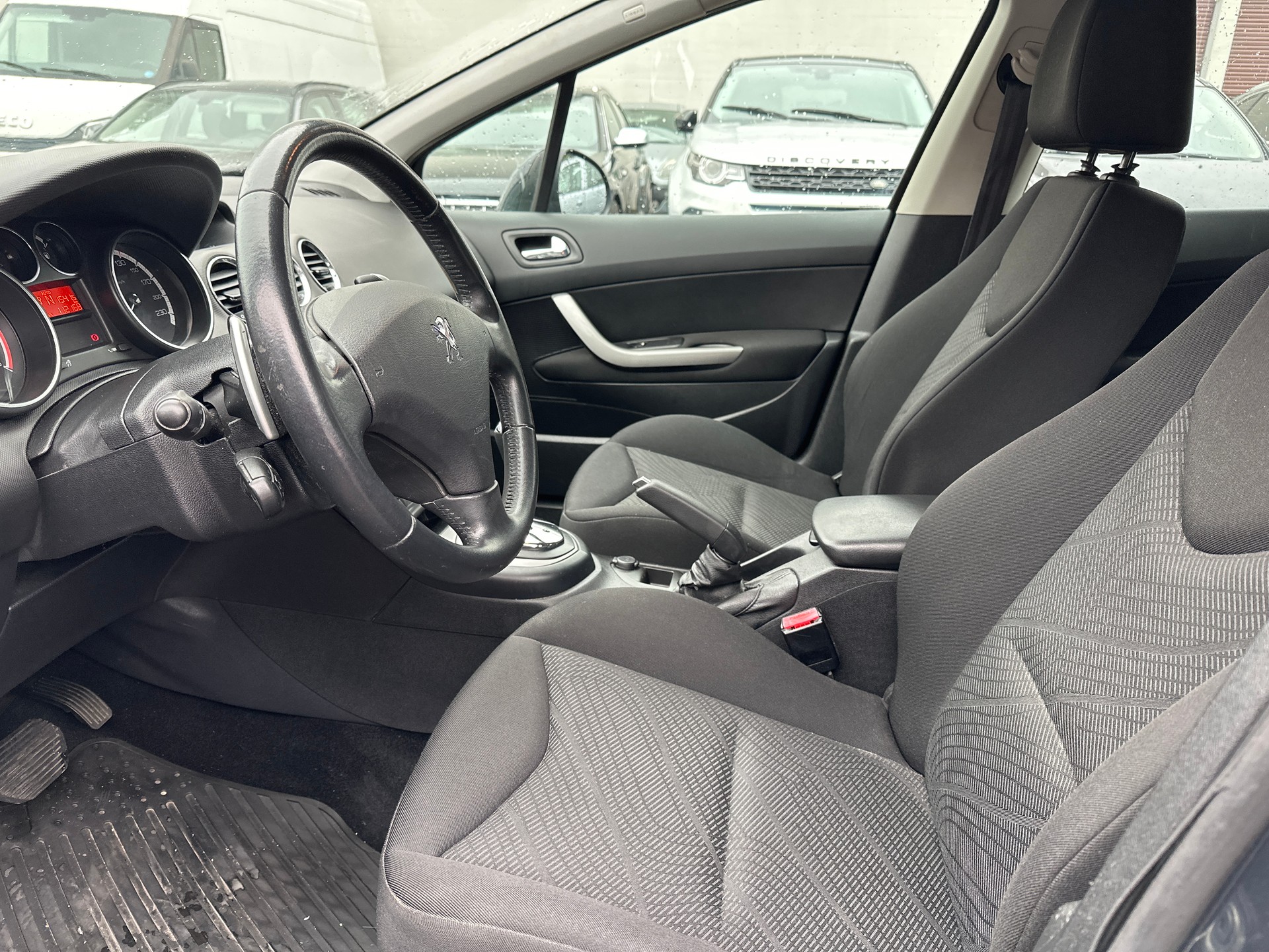 PEUGEOT 308 SW 1.6 HDI Trendy-image-8