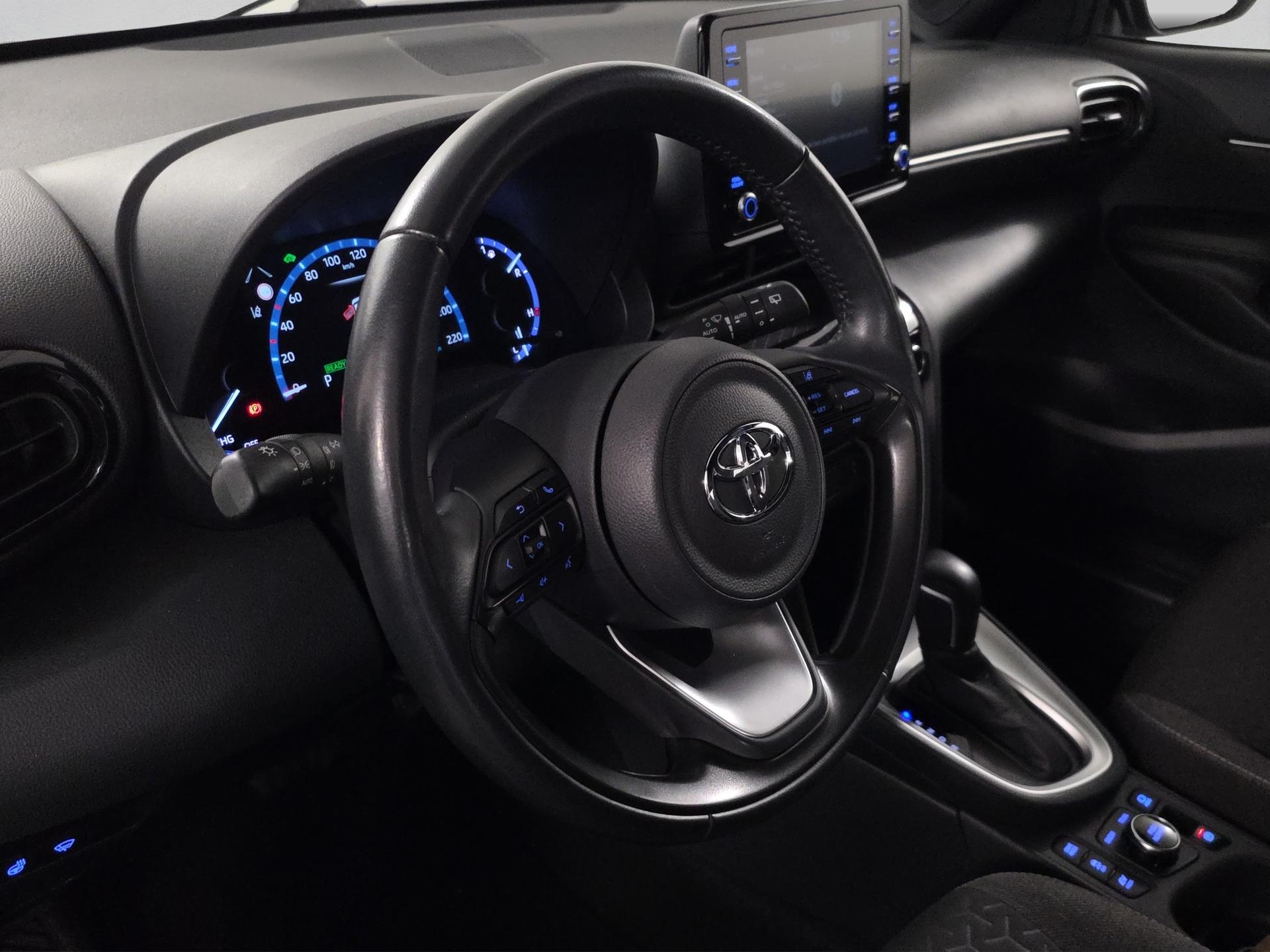 TOYOTA Yaris Cross 1.5 Trend e-CVT AWDi-image-9