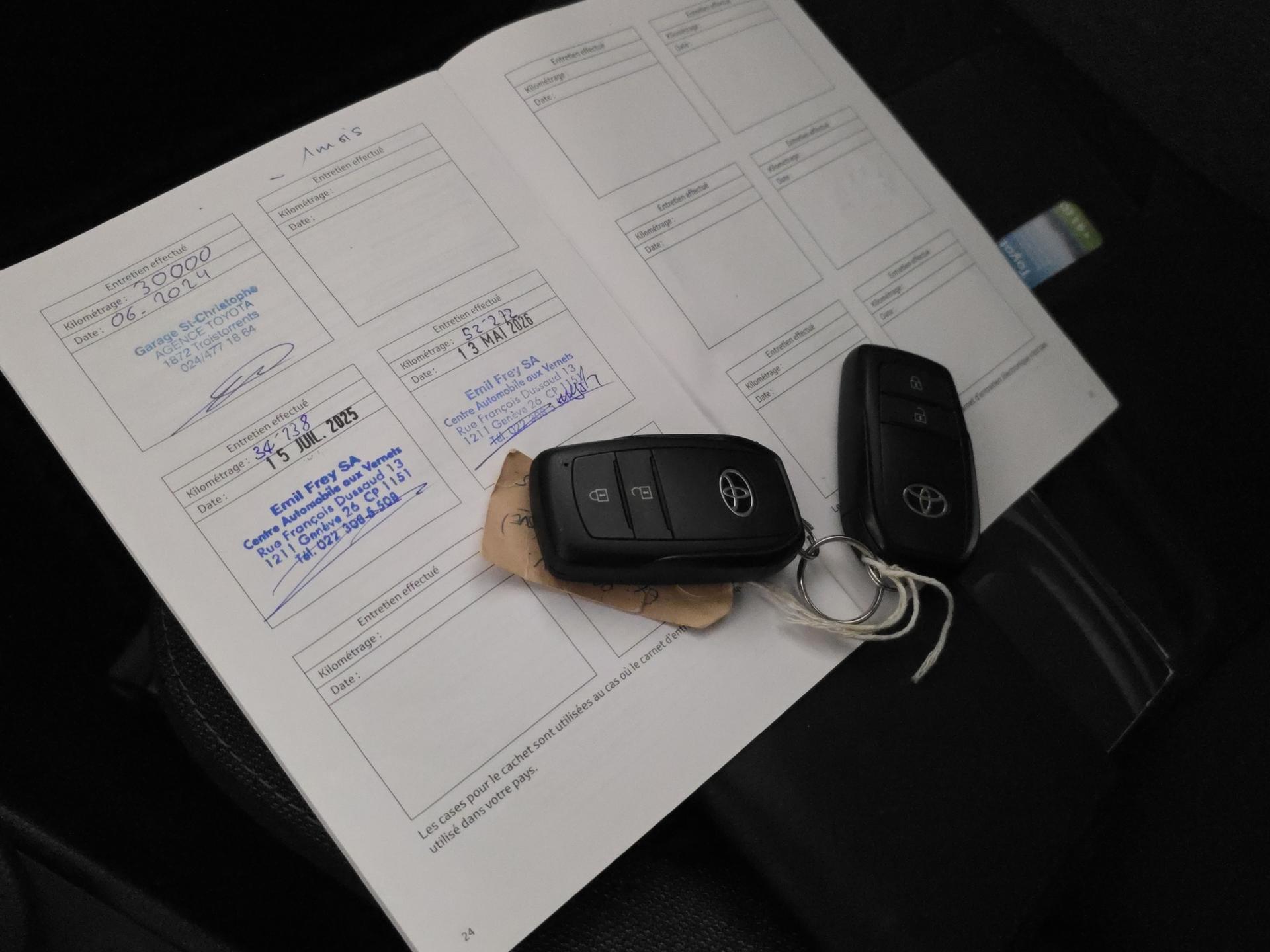 TOYOTA Yaris Cross 1.5 Trend e-CVT AWDi-image-24