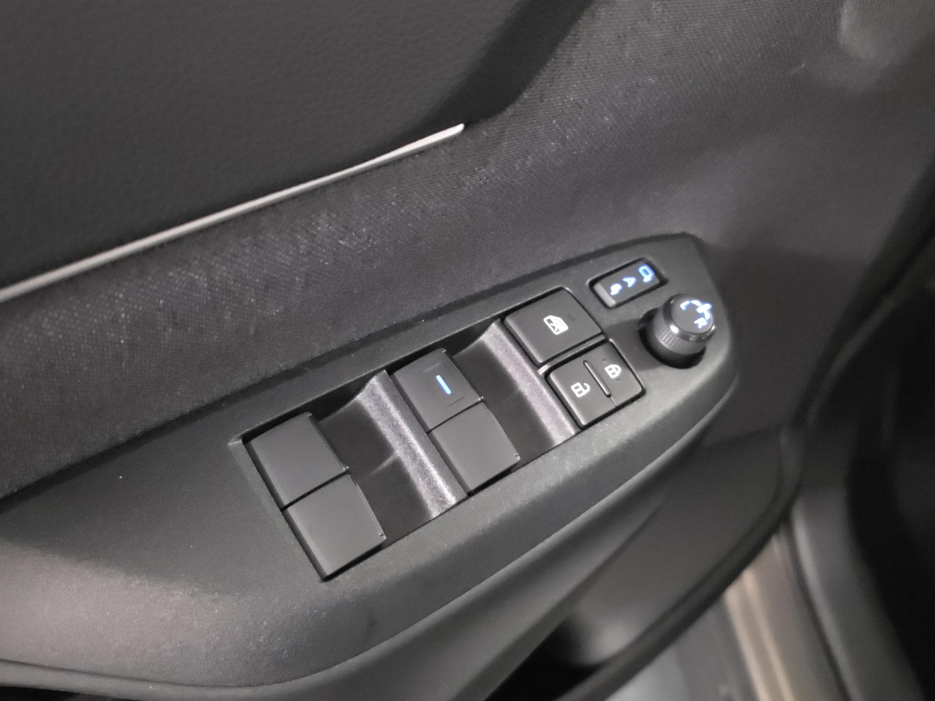 TOYOTA Yaris Cross 1.5 Trend e-CVT AWDi-image-18