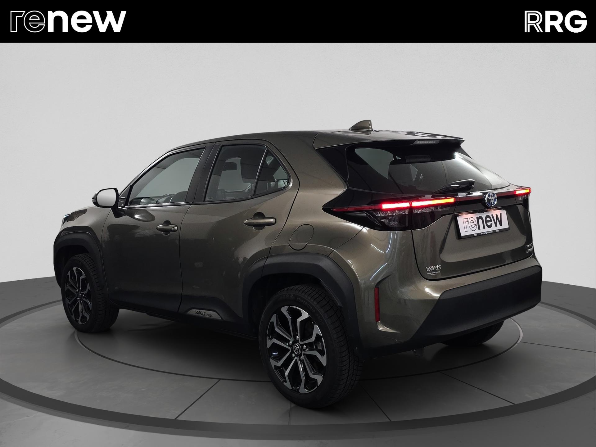 TOYOTA Yaris Cross 1.5 Trend e-CVT AWDi-image-4