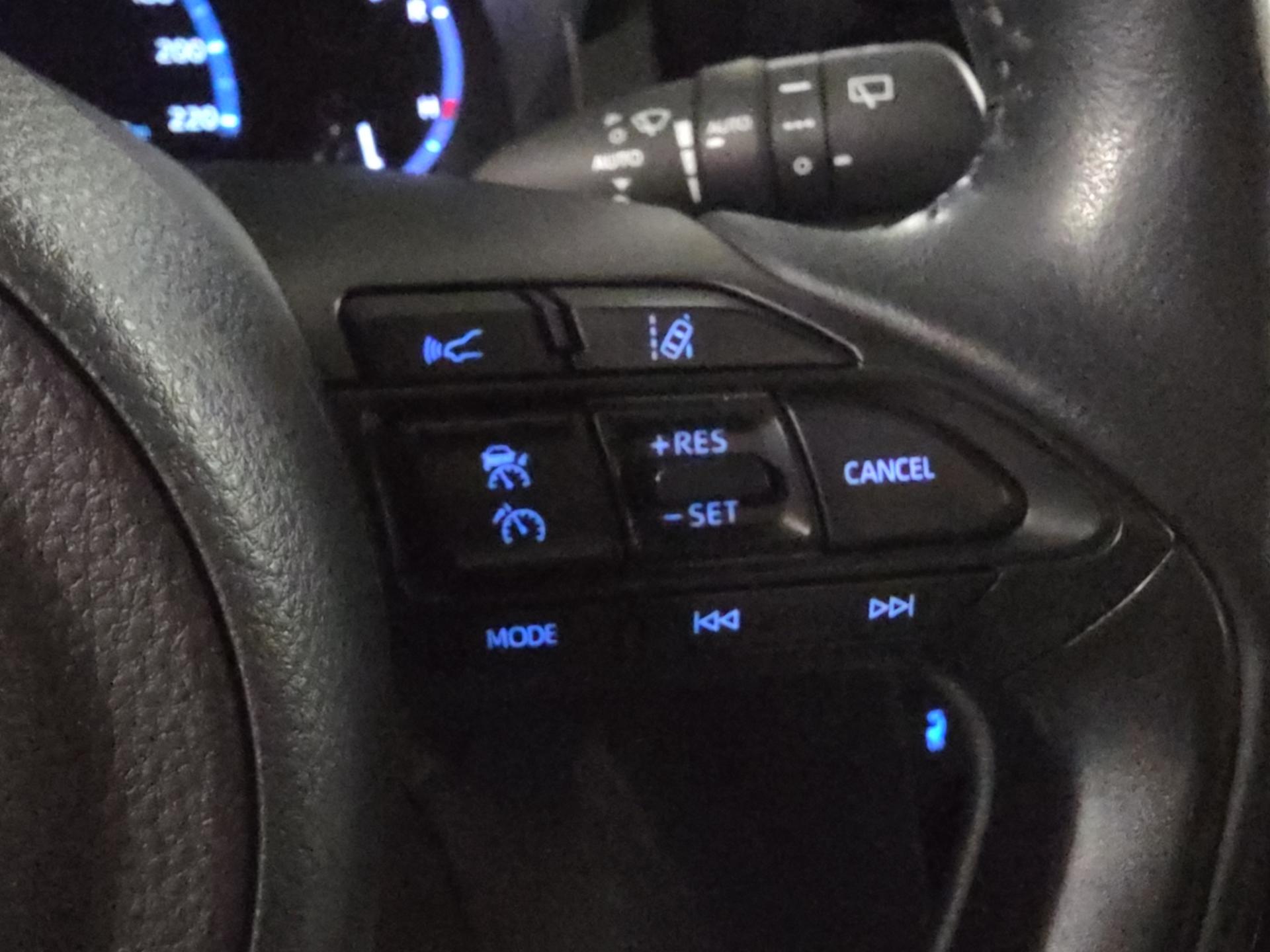 TOYOTA Yaris Cross 1.5 Trend e-CVT AWDi-image-21