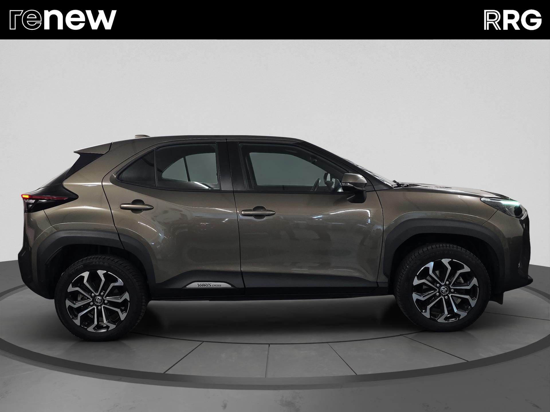 TOYOTA Yaris Cross 1.5 Trend e-CVT AWDi-image-1