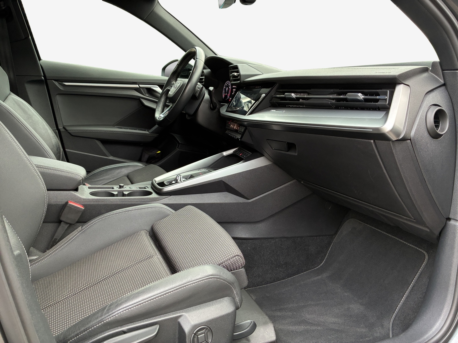 AUDI A3 Sportback 35 TFSI S line Attraction S-tronic-image-14