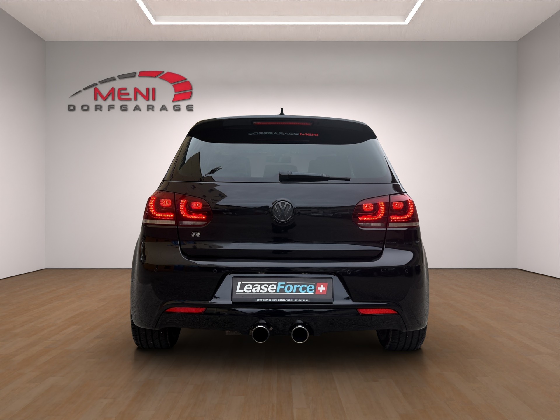 VW Golf 2.0 TSI R 4Motion-image-5