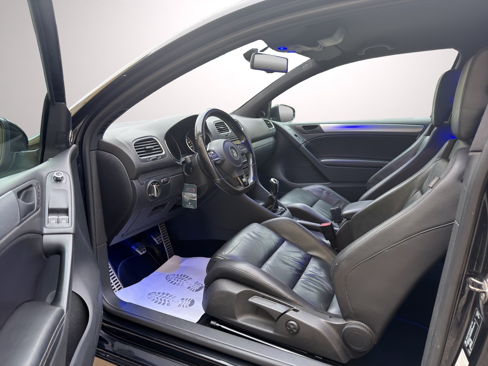 VW Golf 2.0 TSI R 4Motion-image-8