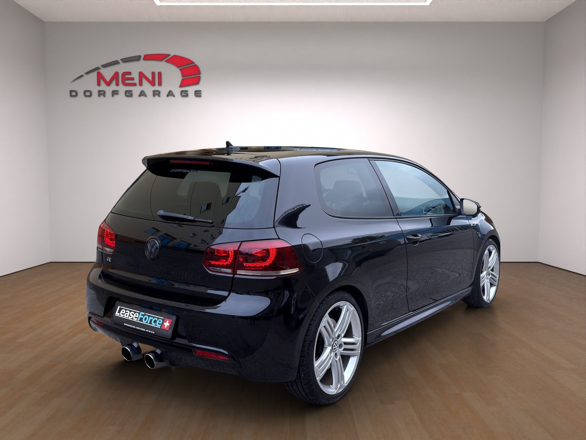 VW Golf 2.0 TSI R 4Motion-image-6