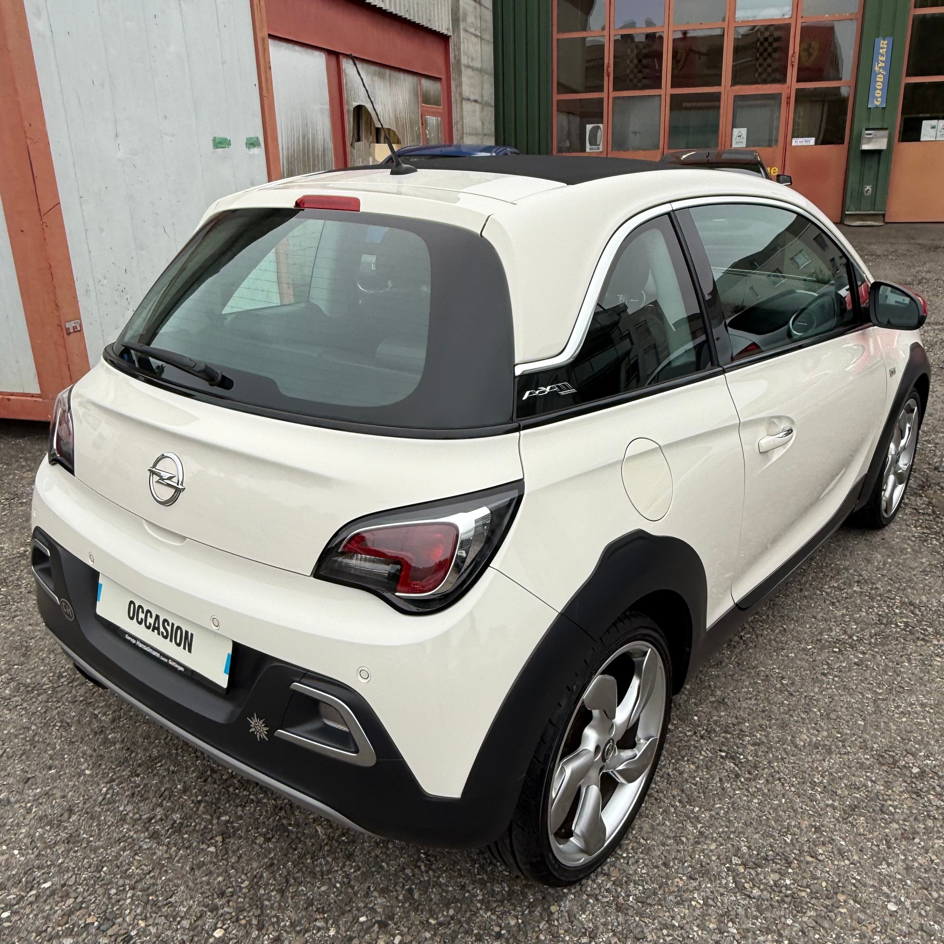 OPEL Adam 1.0 ecoFLEX Turbo ROCKS-image-3