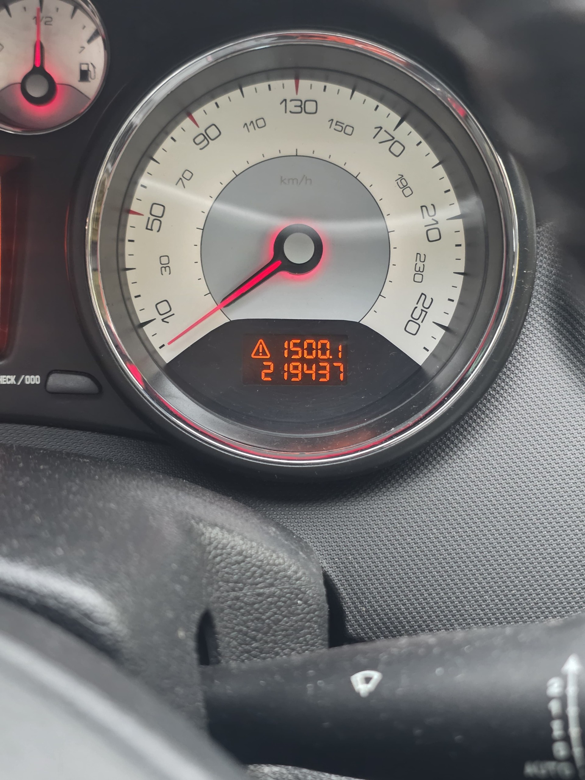 PEUGEOT 308 CC 1.6 16V Turbo Allure Automatic-image-3