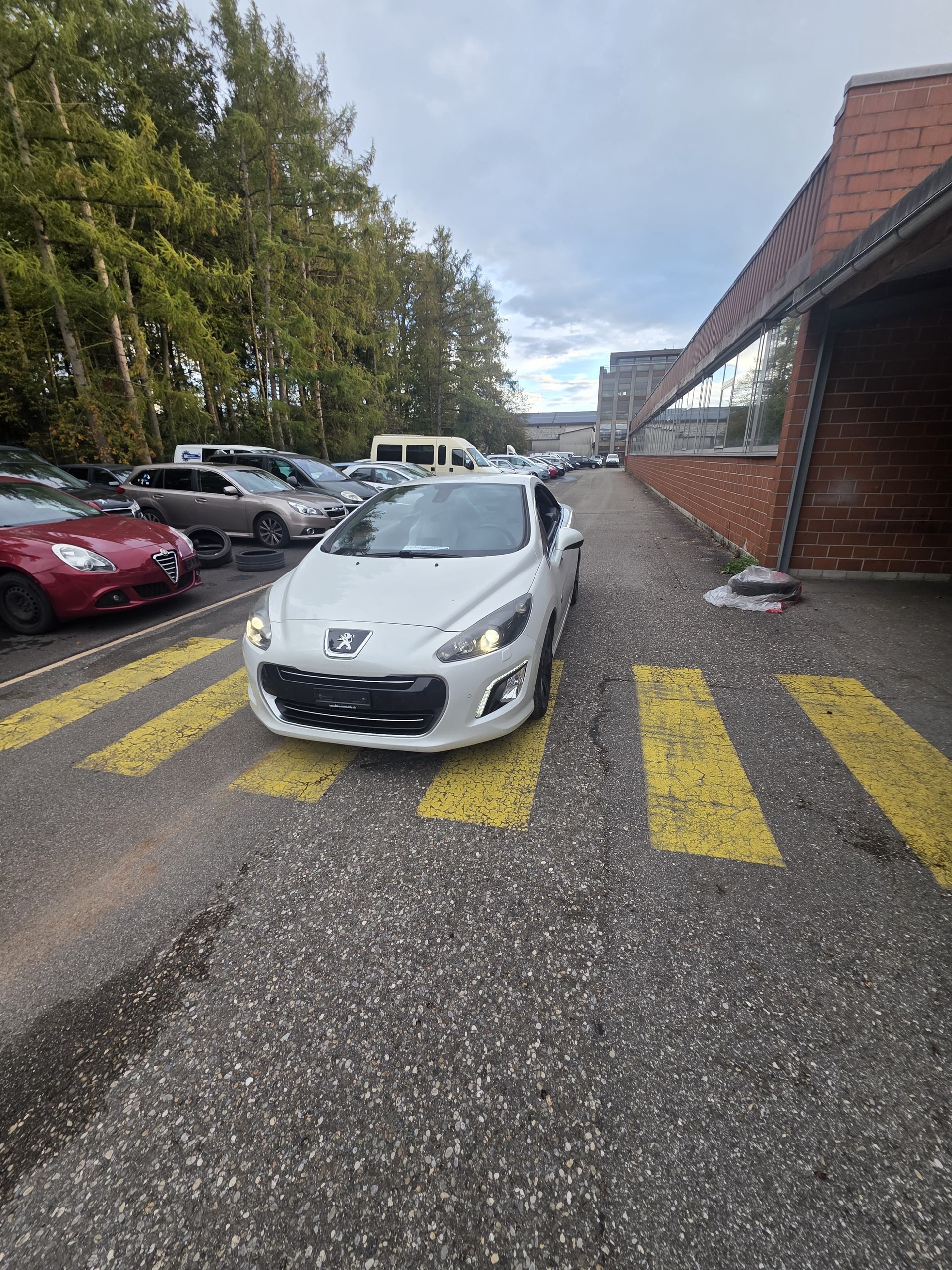 PEUGEOT 308 CC 1.6 16V Turbo Allure Automatic-image-11