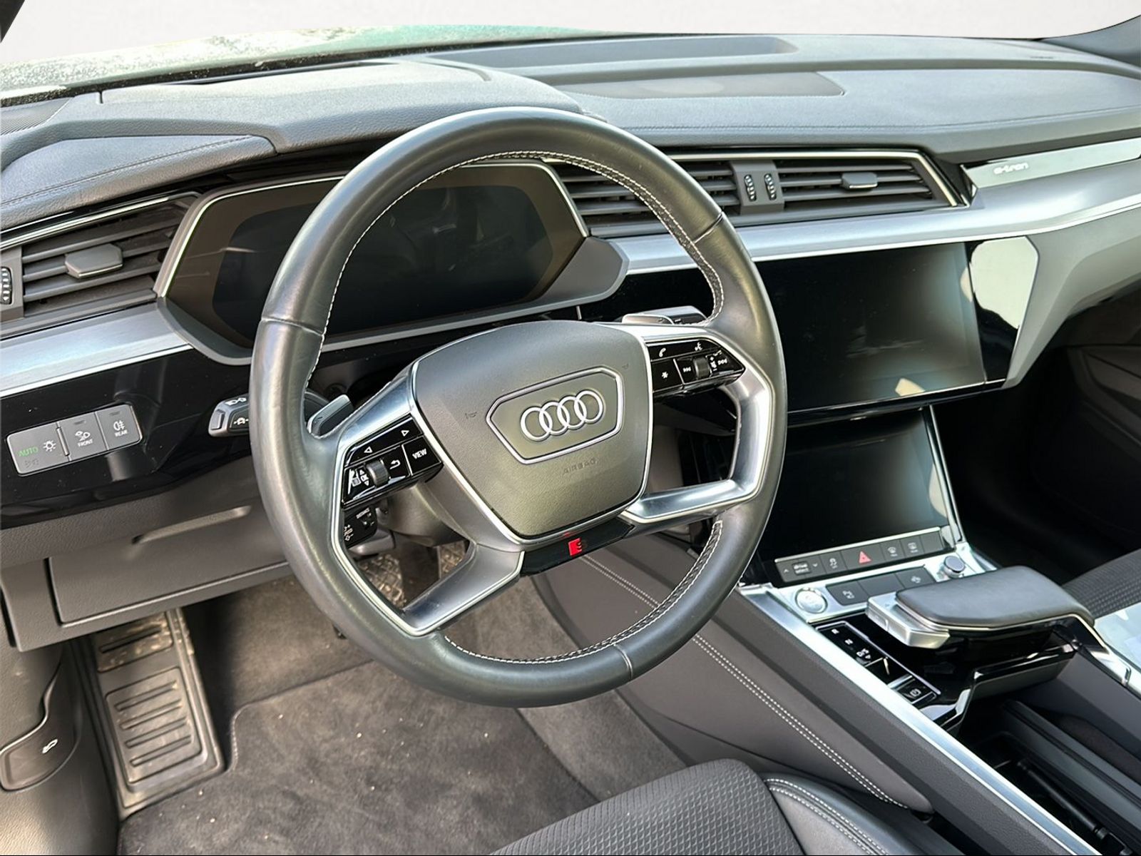 AUDI e-tron 50 Sportback Advanced quattro-image-6