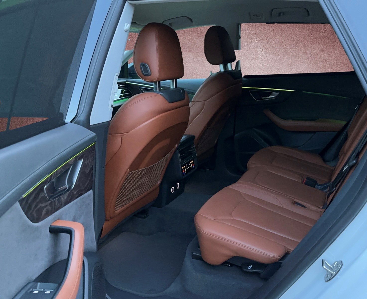 AUDI Q8 50 TDI Quattro Wassabi Green-image-10