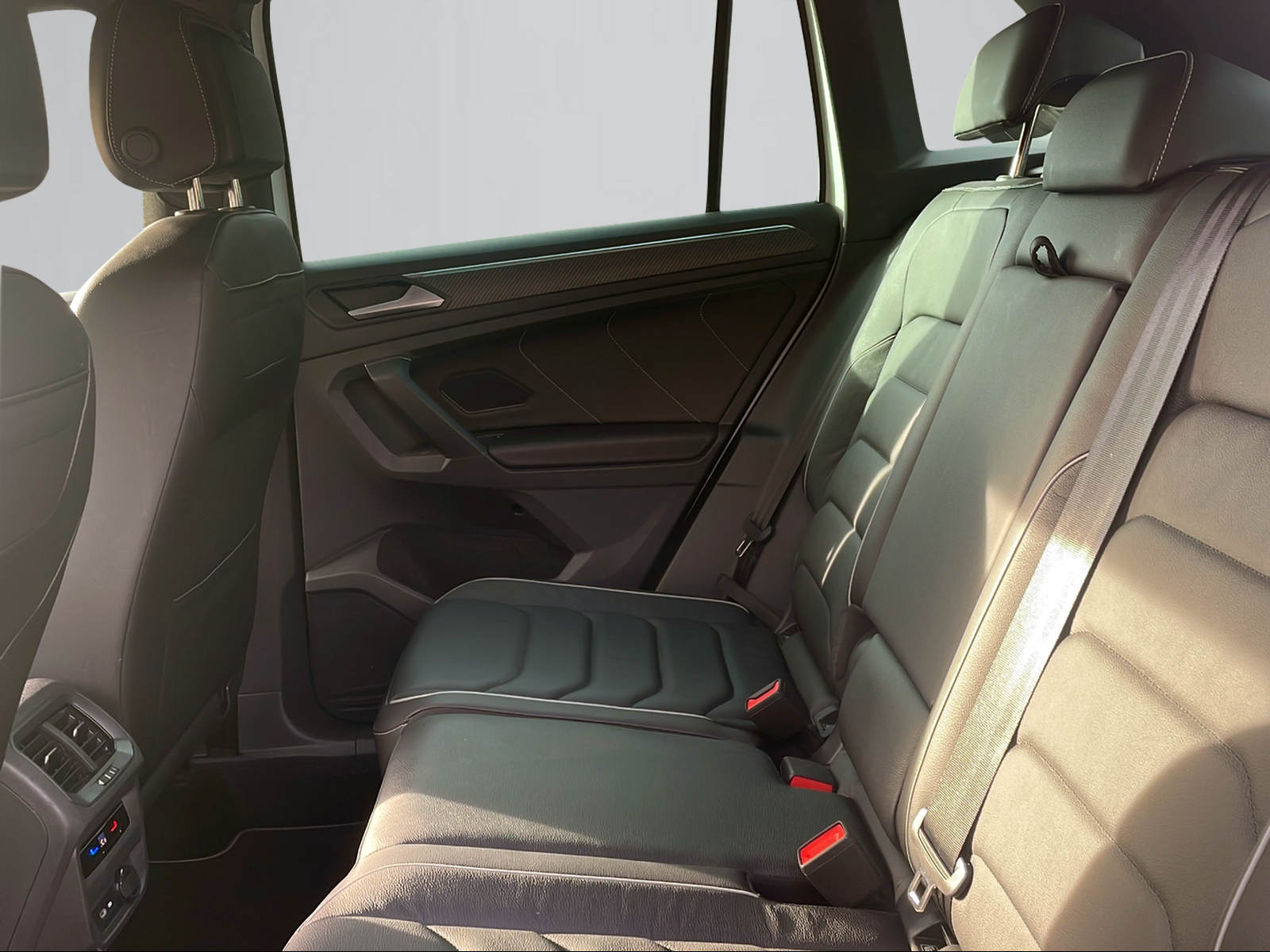 VW Tiguan 1.4TSI PHEV R-Line DSG-image-7